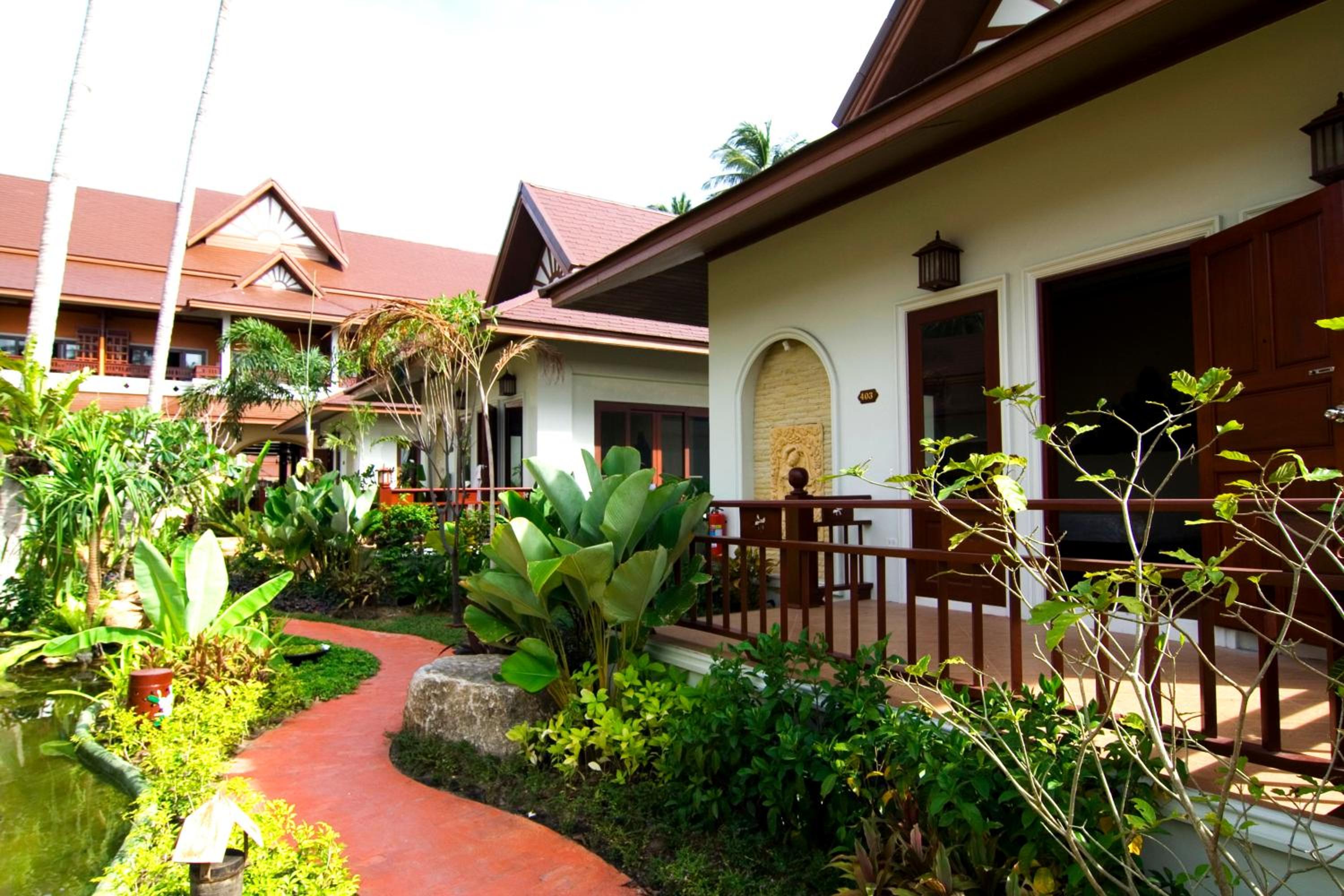 Deluxe Jacuzzi Villa - Photo 2