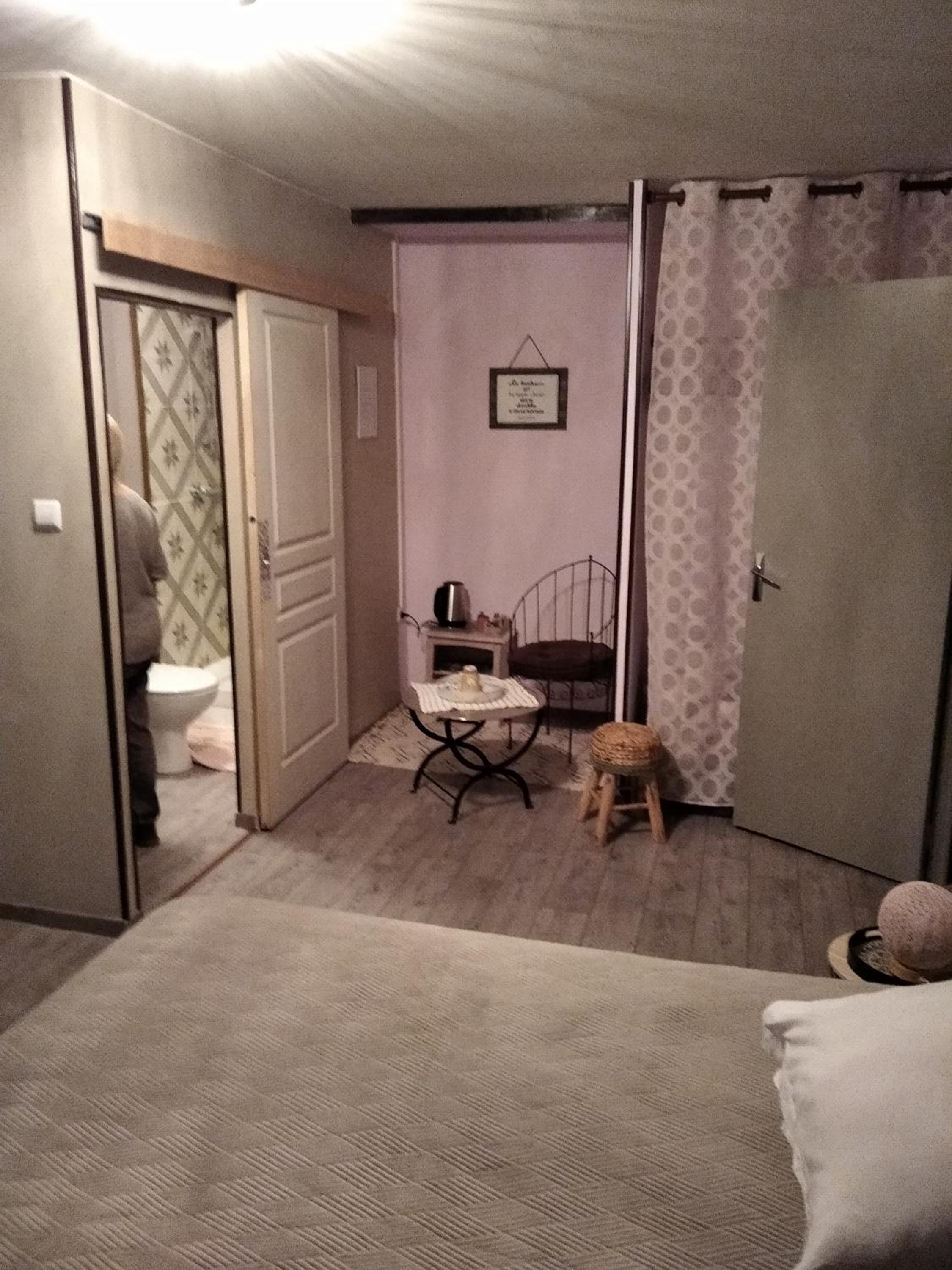 Double or Twin Room - Photo 5