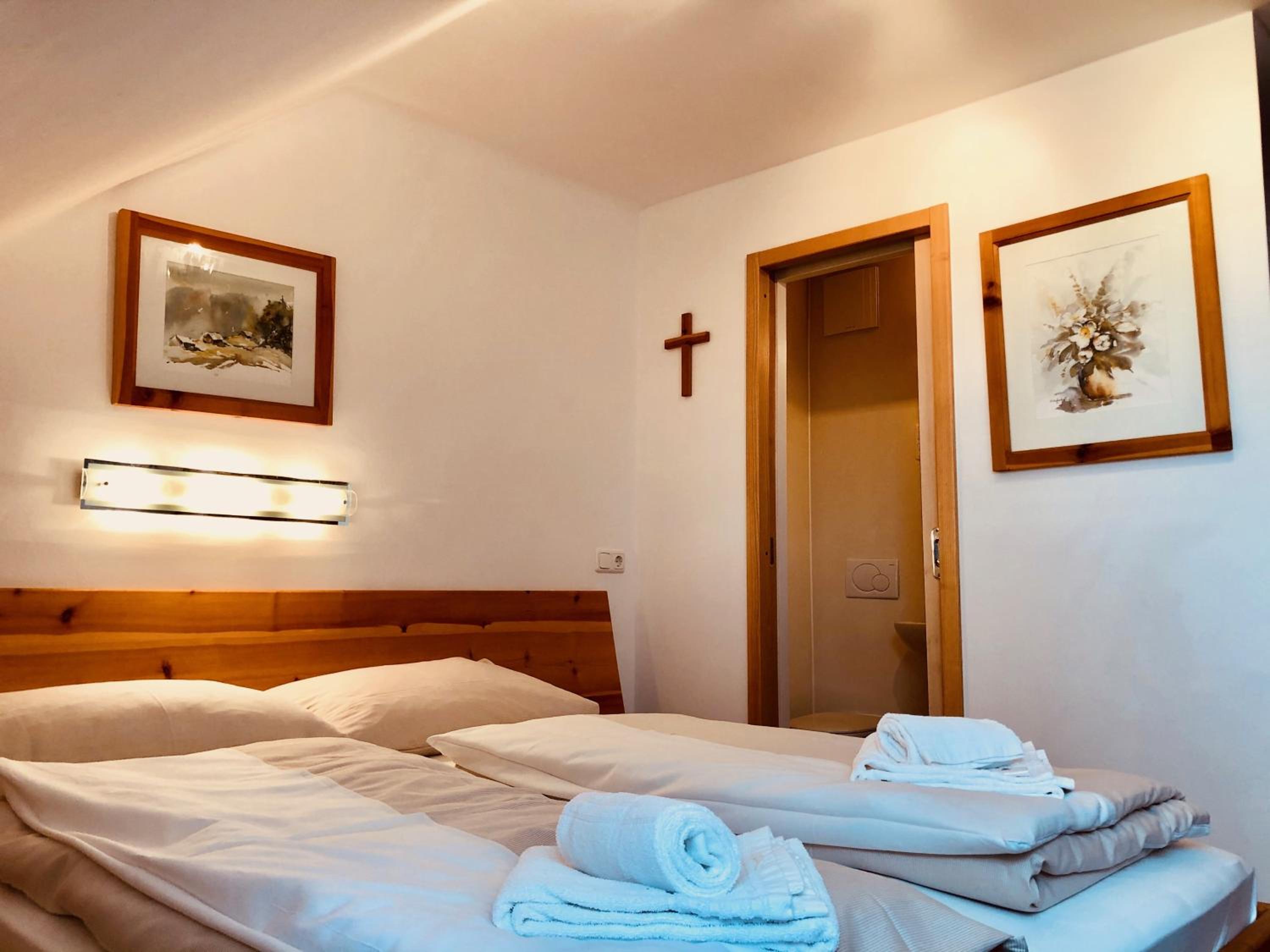 Double Room with Private Bathroom - Photo 1