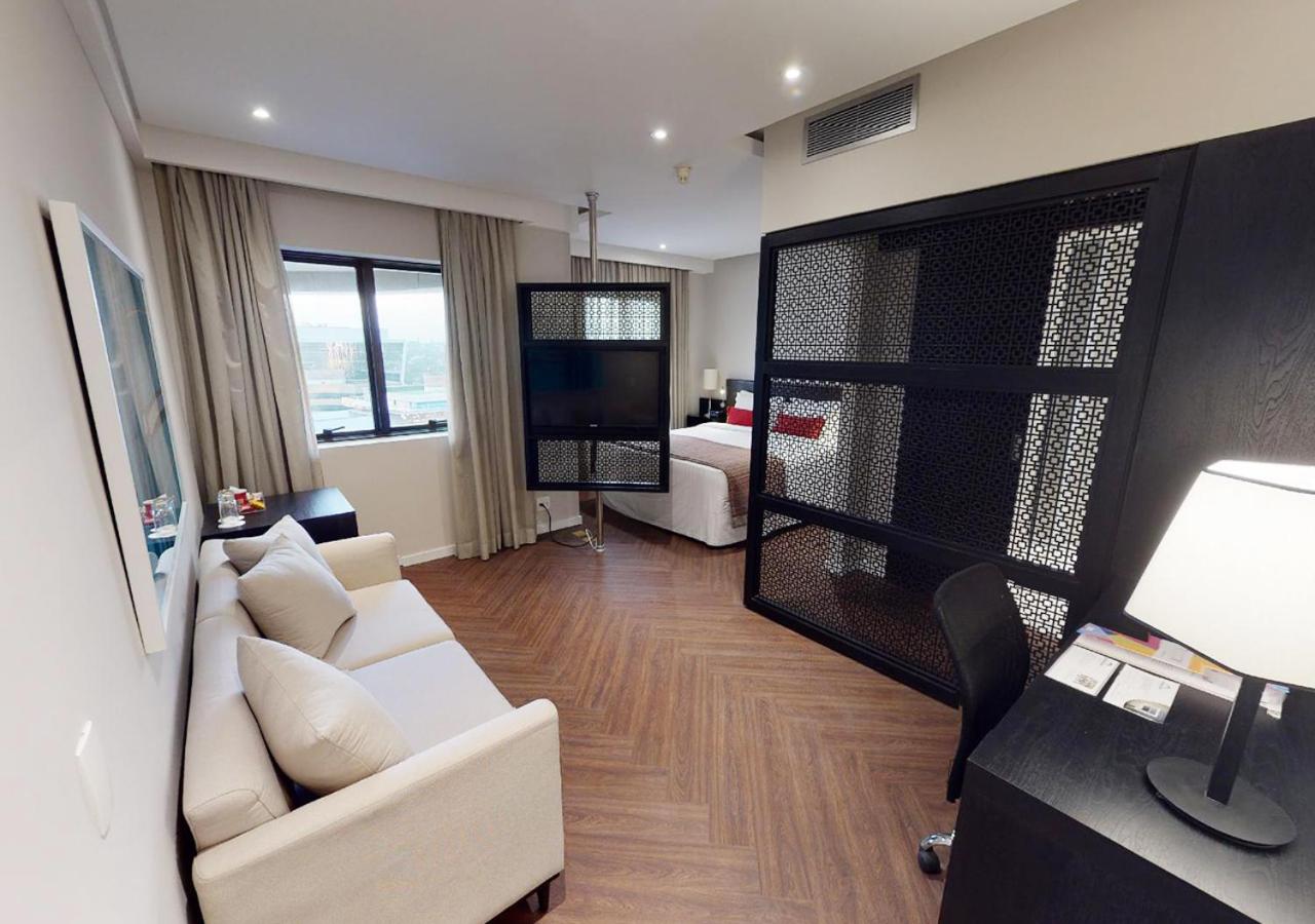 Deluxe Junior Suite - Photo 1