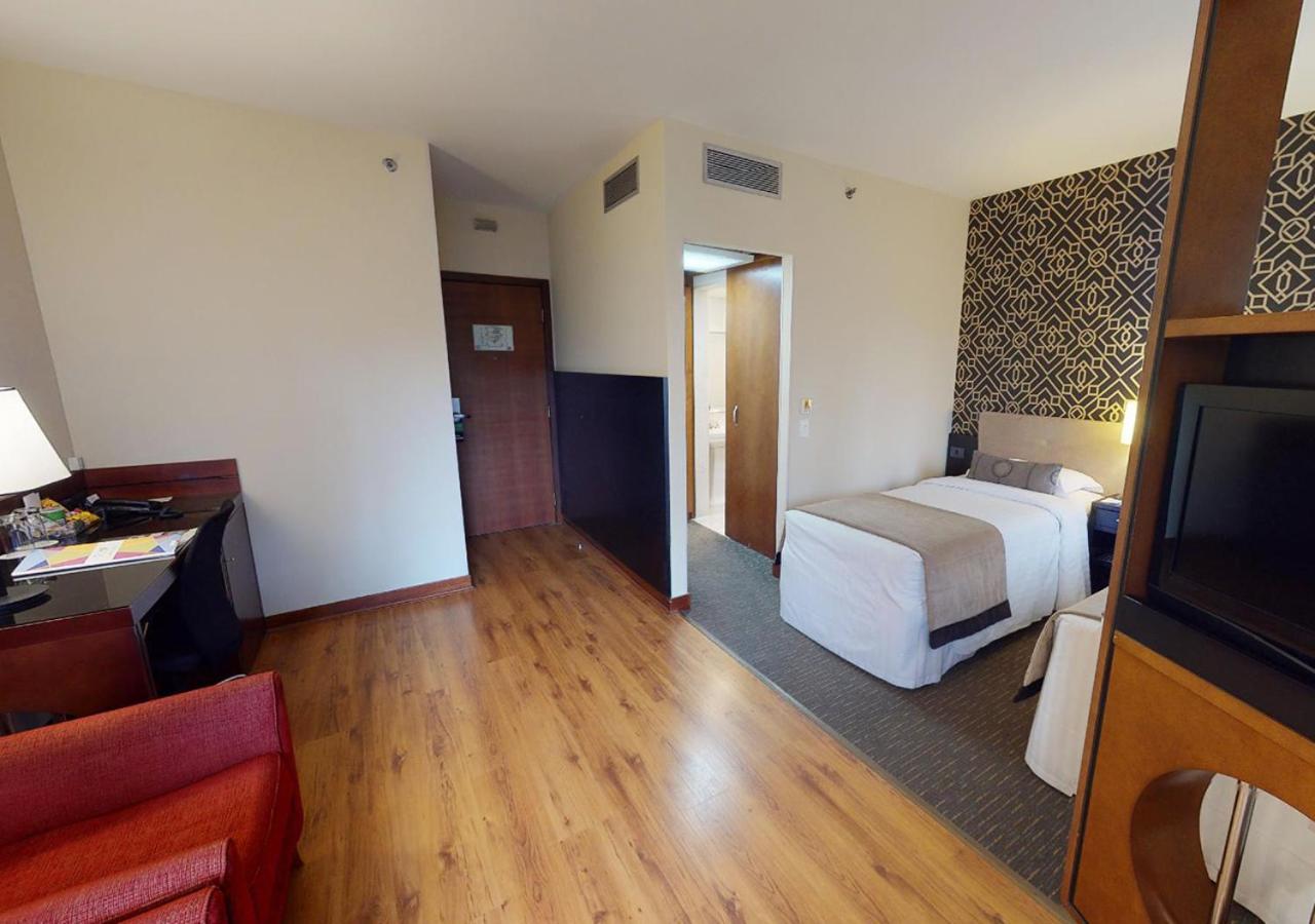 Standard Suite - Photo 3