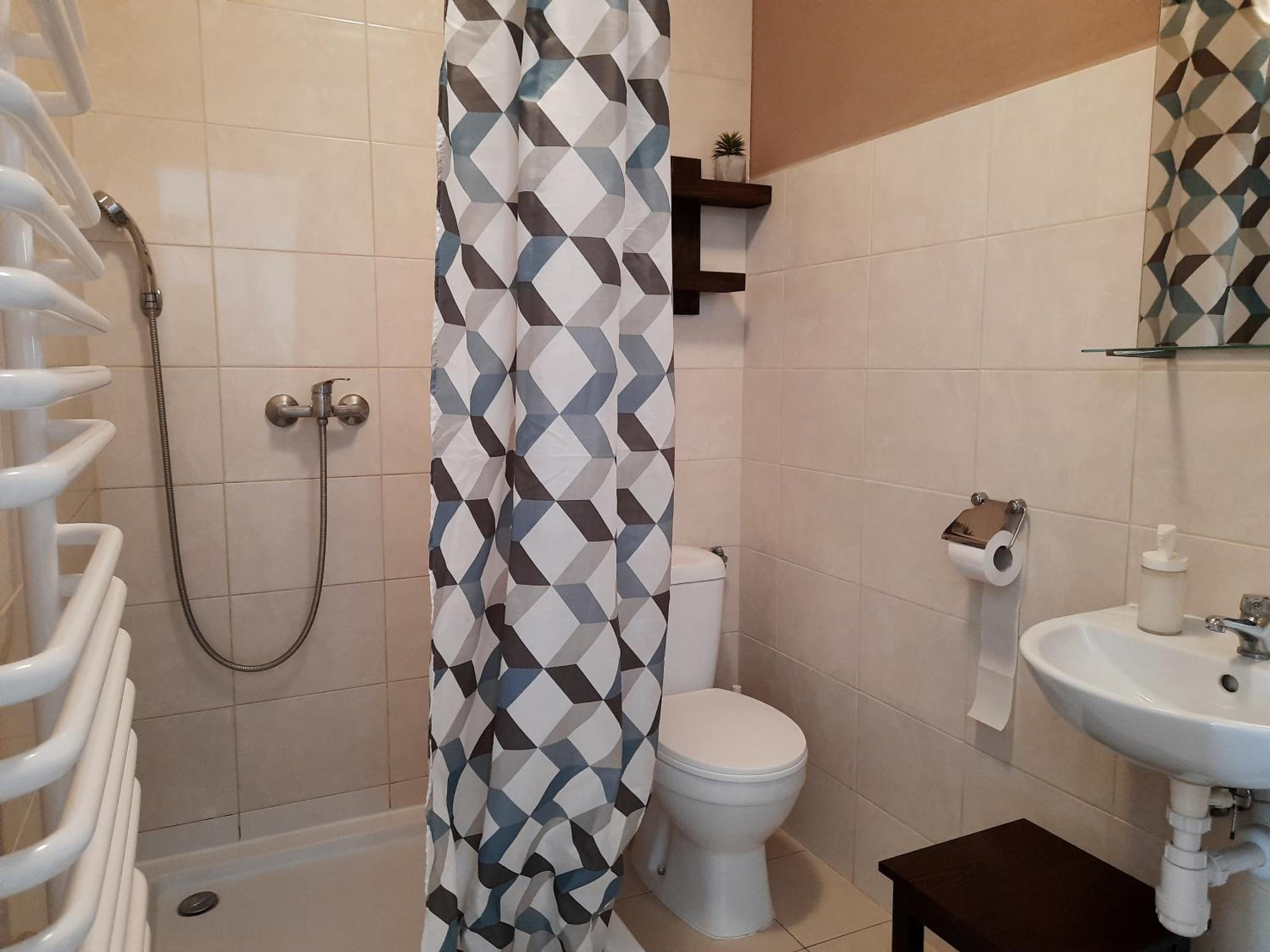 Triple Room with Private Bathroom - Photo 5