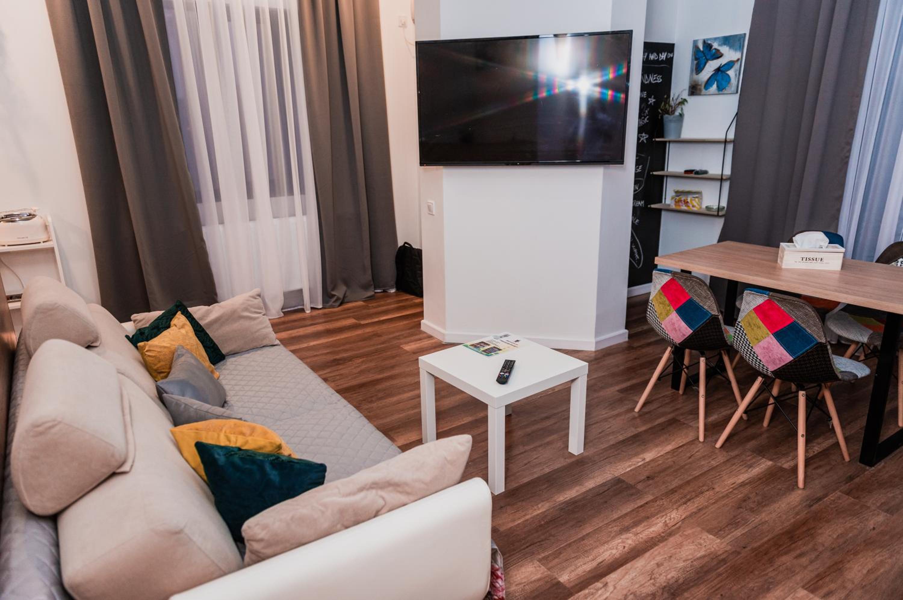 Family Studio - Photo 20