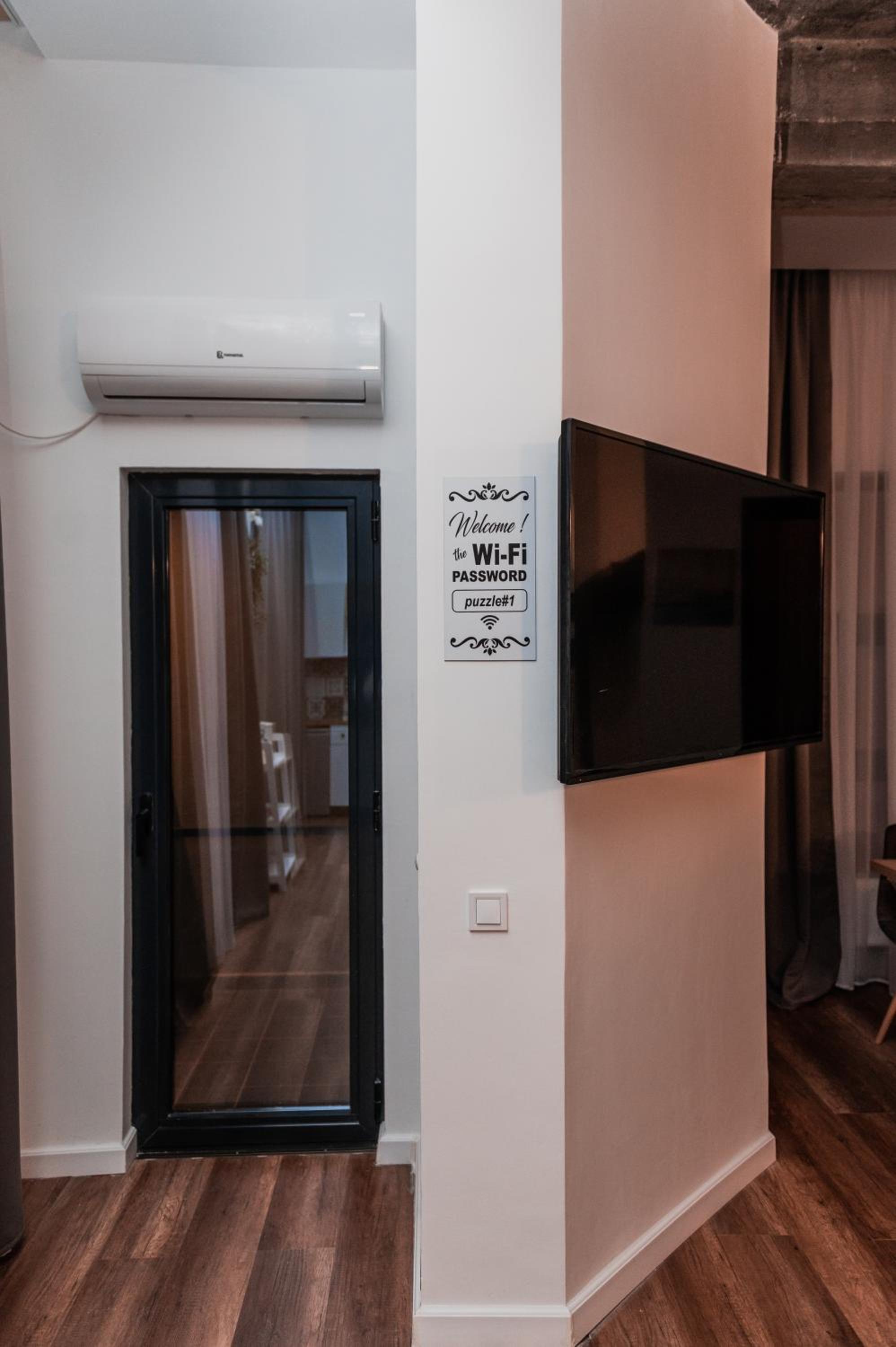 Family Studio - Photo 17