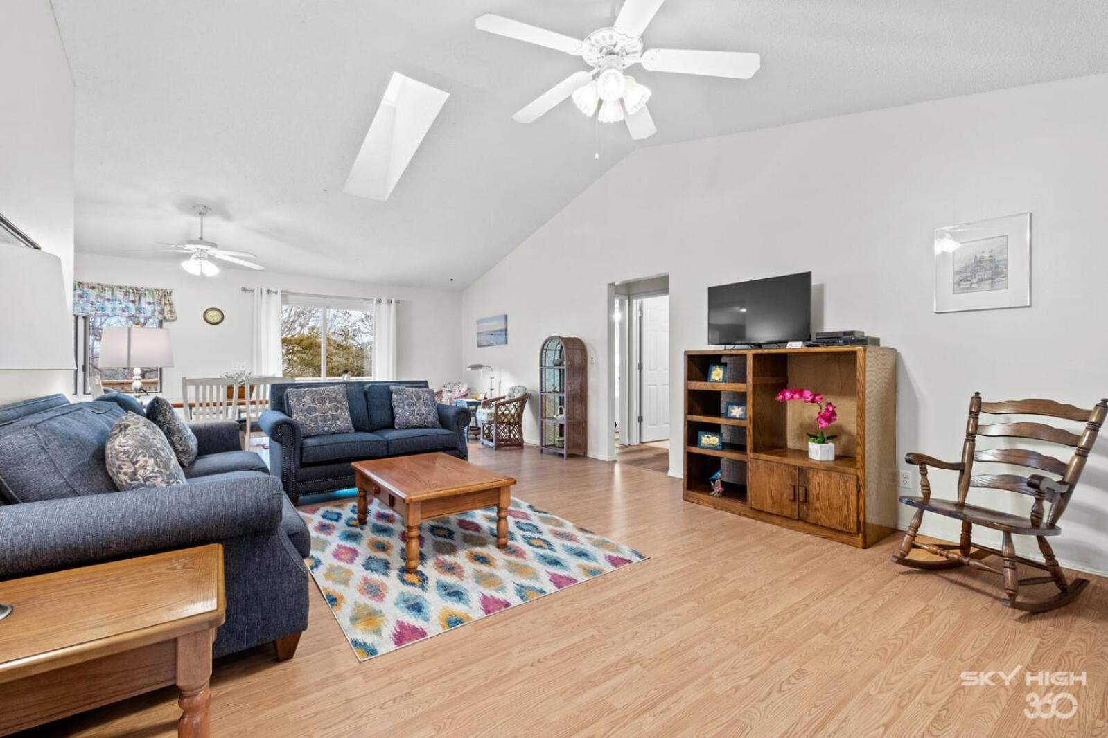 Family Room photo 1