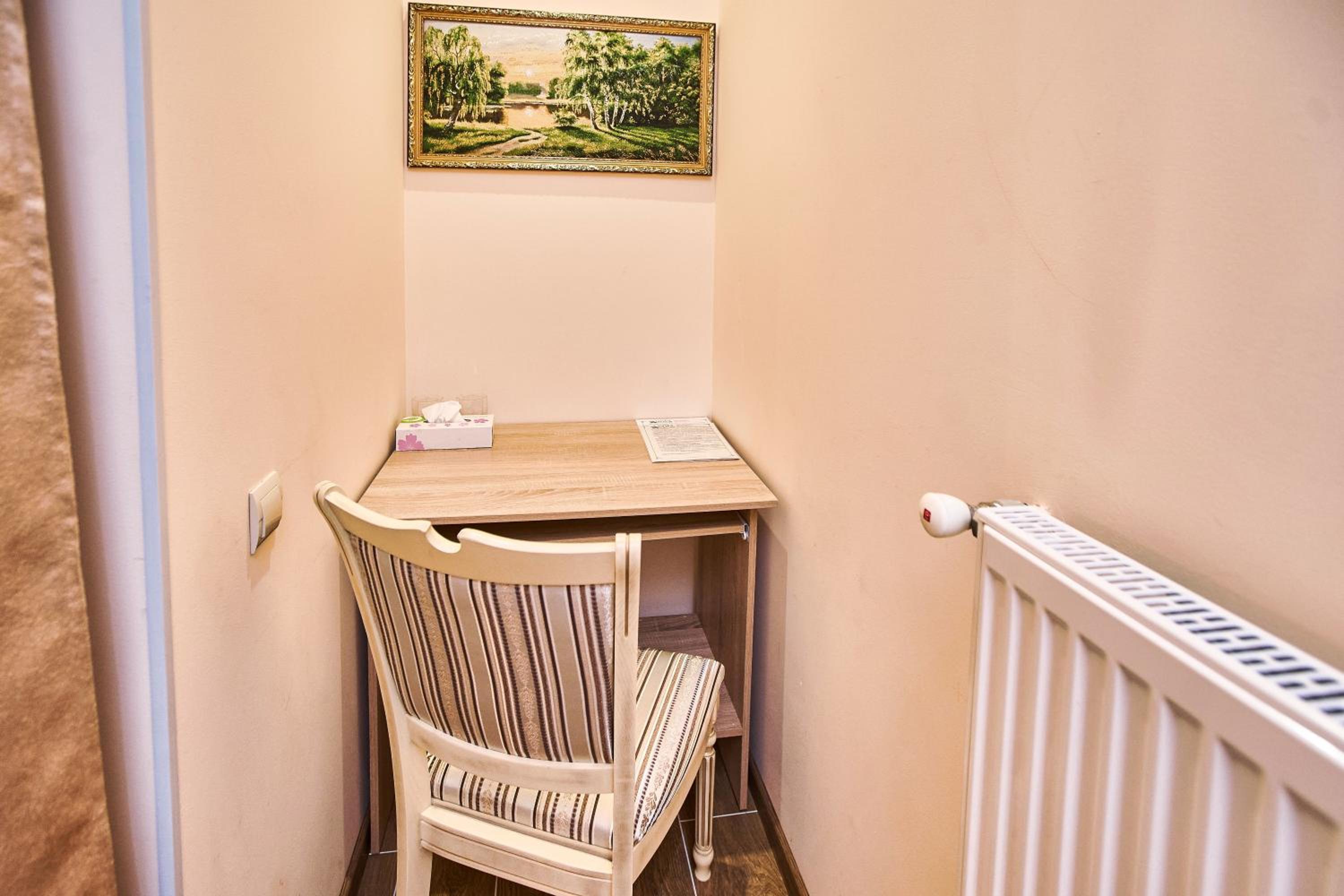 King Suite with Spa Bath photo 3