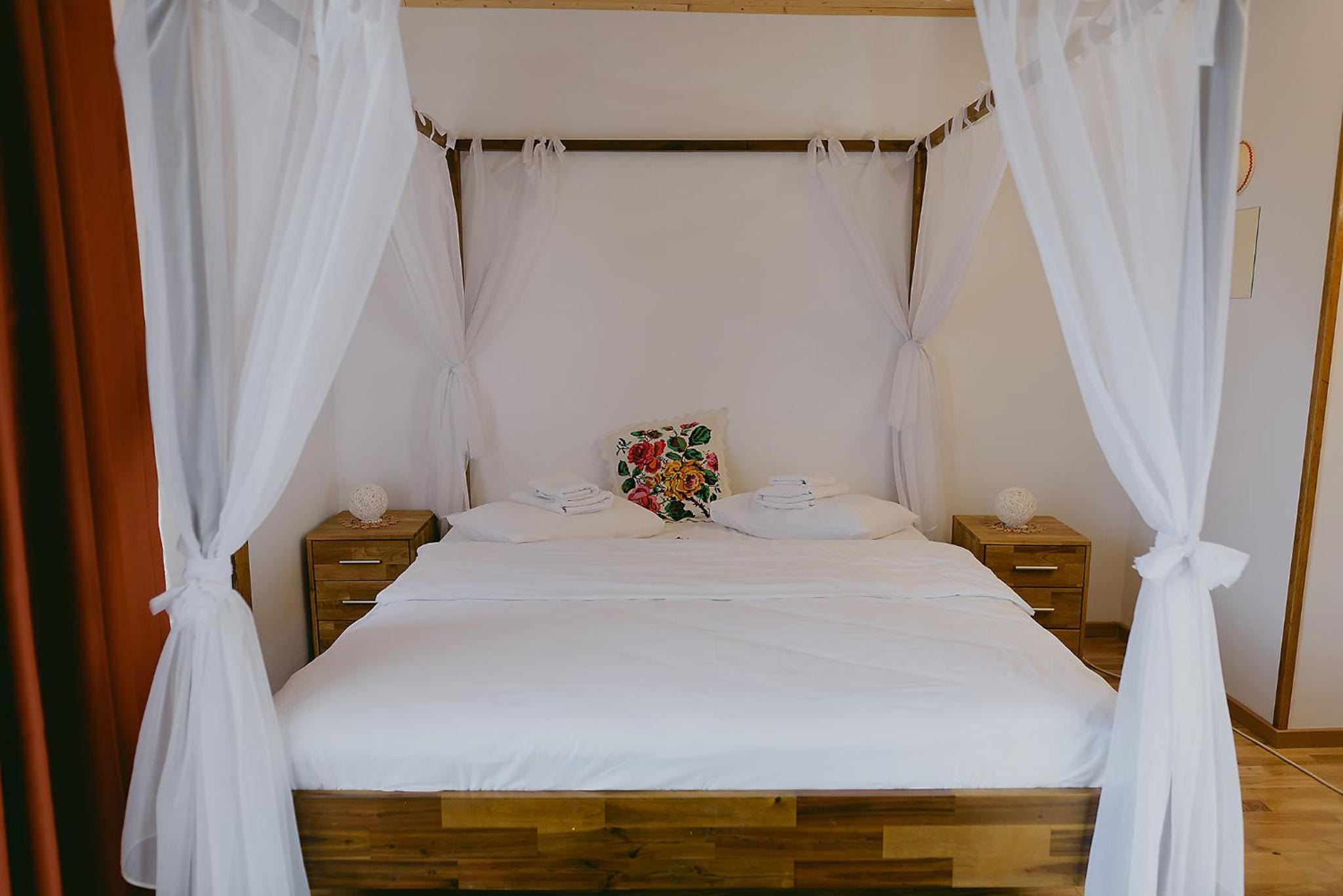 Deluxe Double Room with Balcony - Photo 14