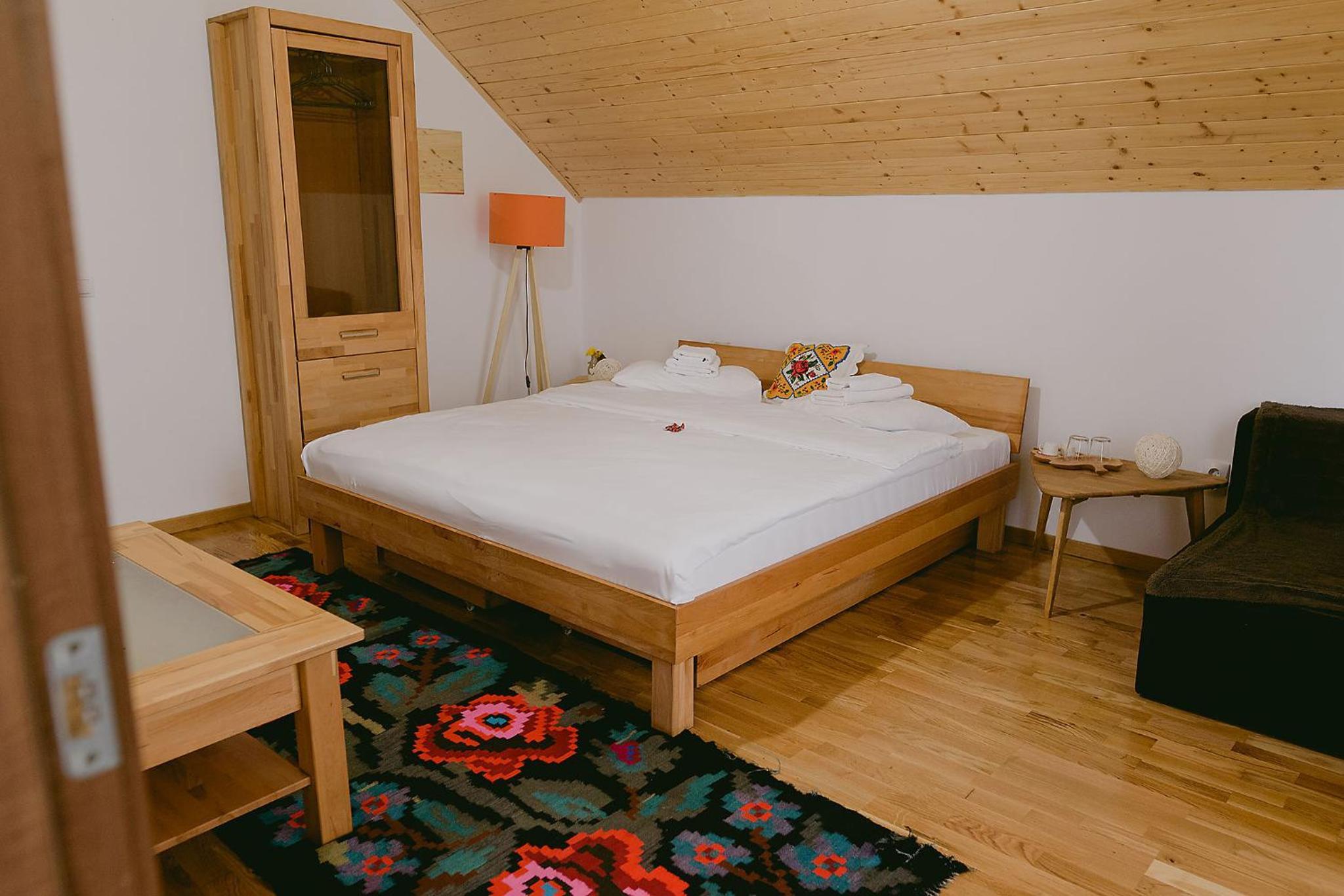 Deluxe Double Room with Balcony - Photo 5
