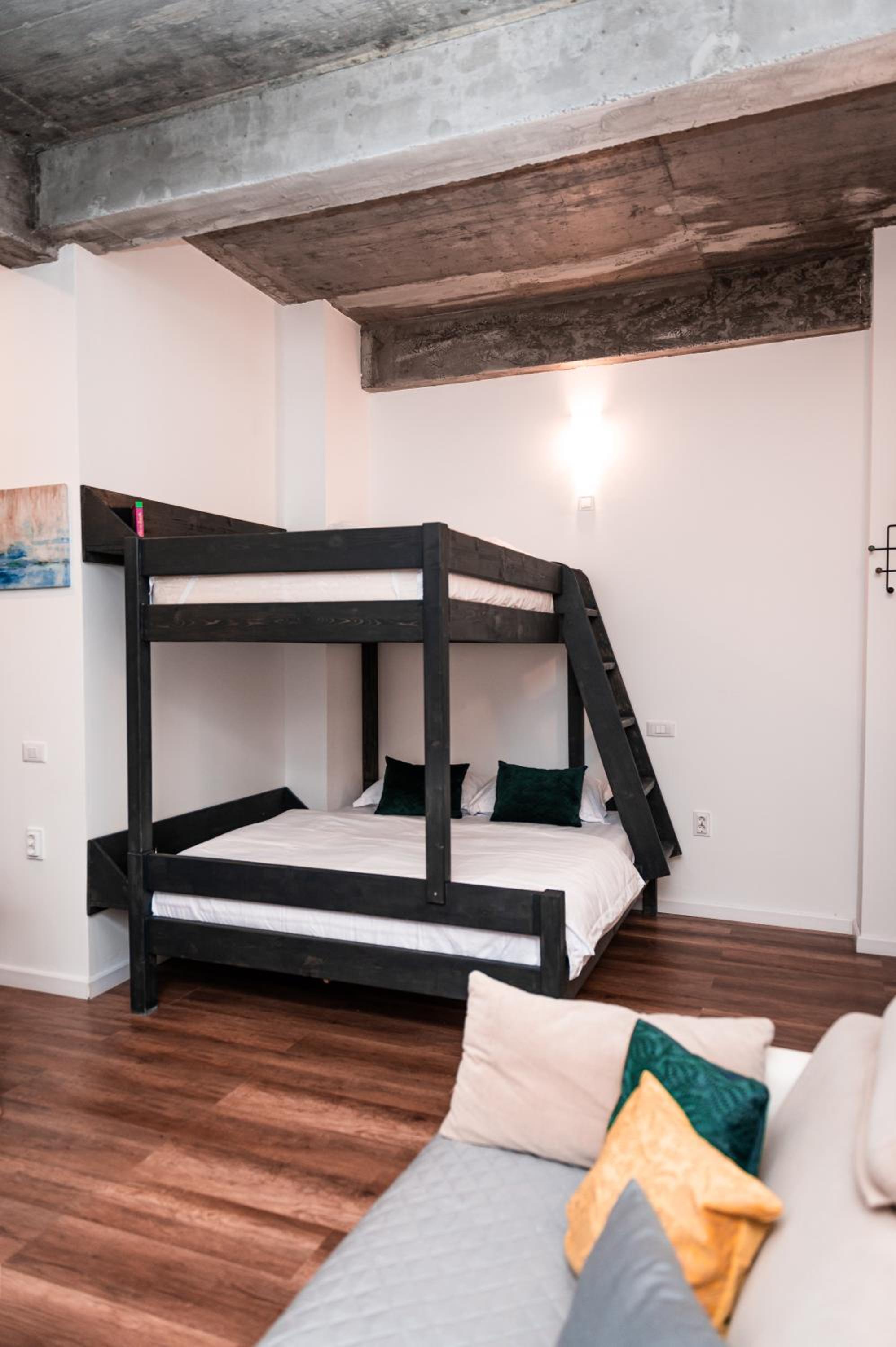 Family Studio - Photo 21