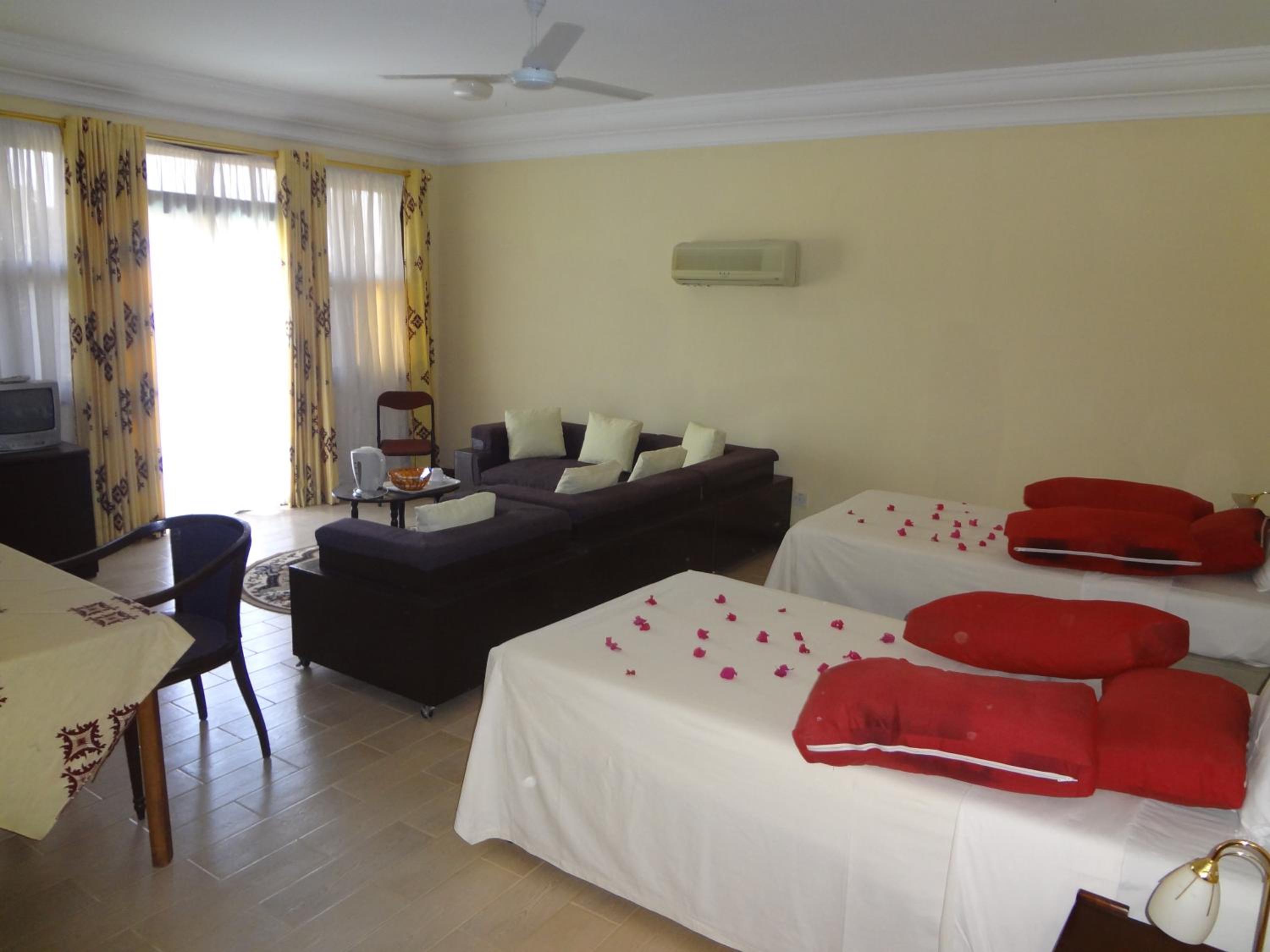 Deluxe Double or Twin Room photo 2