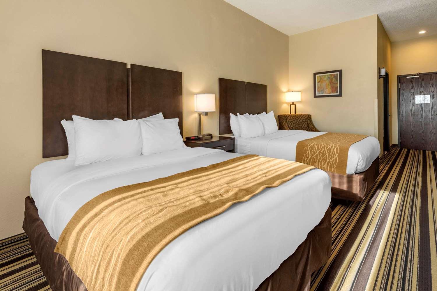 Queen Room with Two Queen Beds - Accessible/Non-Smoking  photo 1