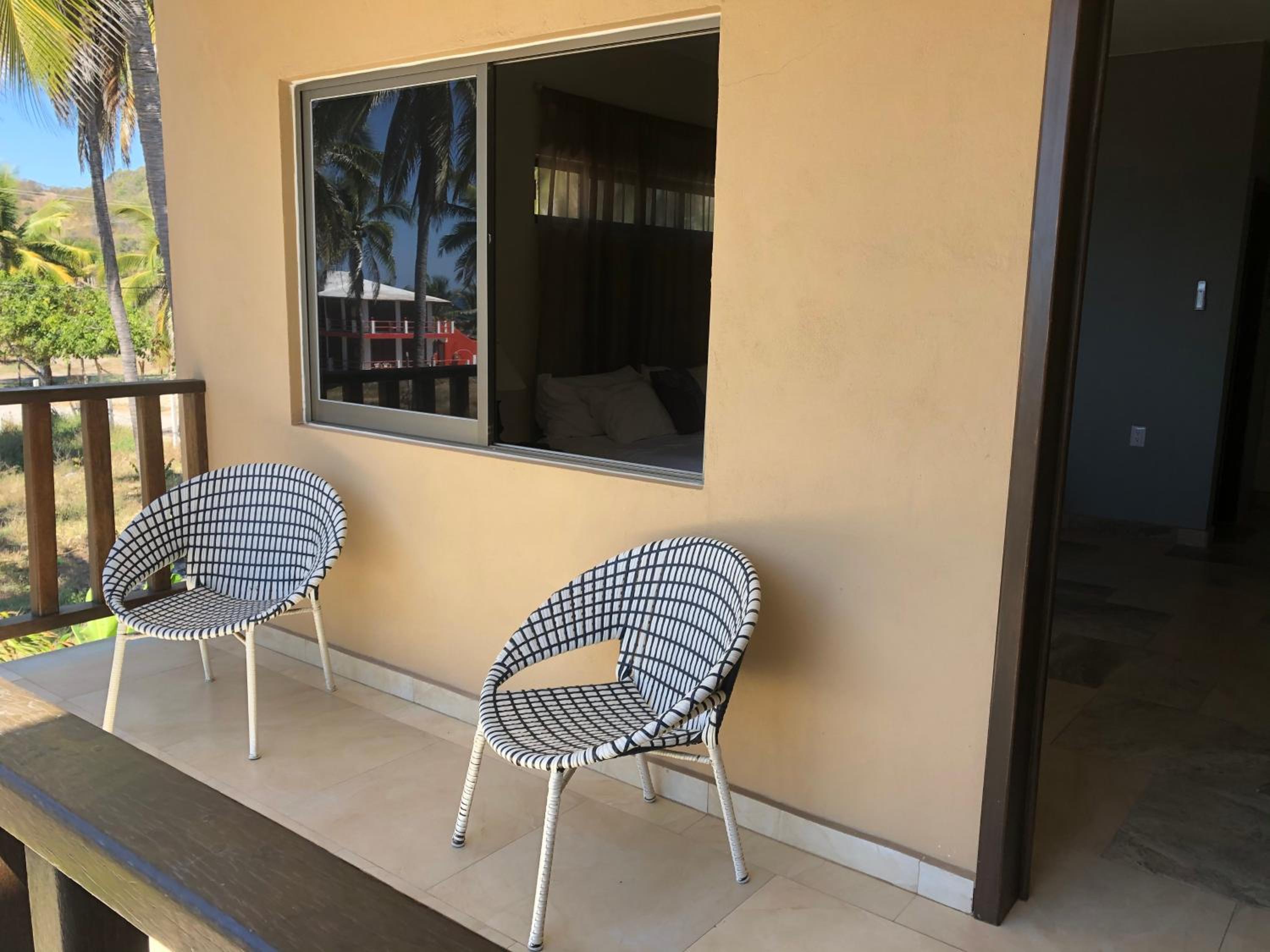 Superior Triple Room with Sea View - Photo 15