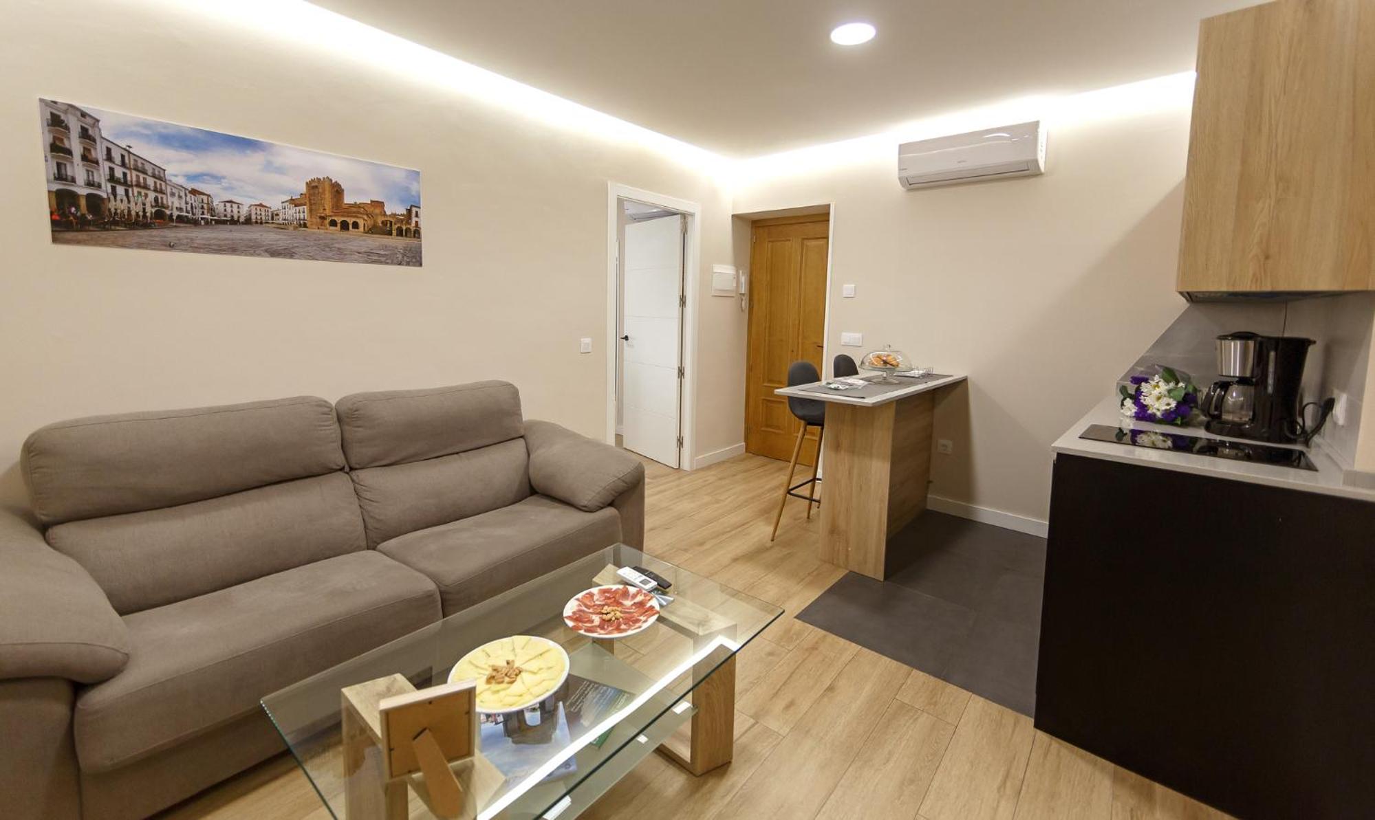 Apartment - Split Level - Photo 1