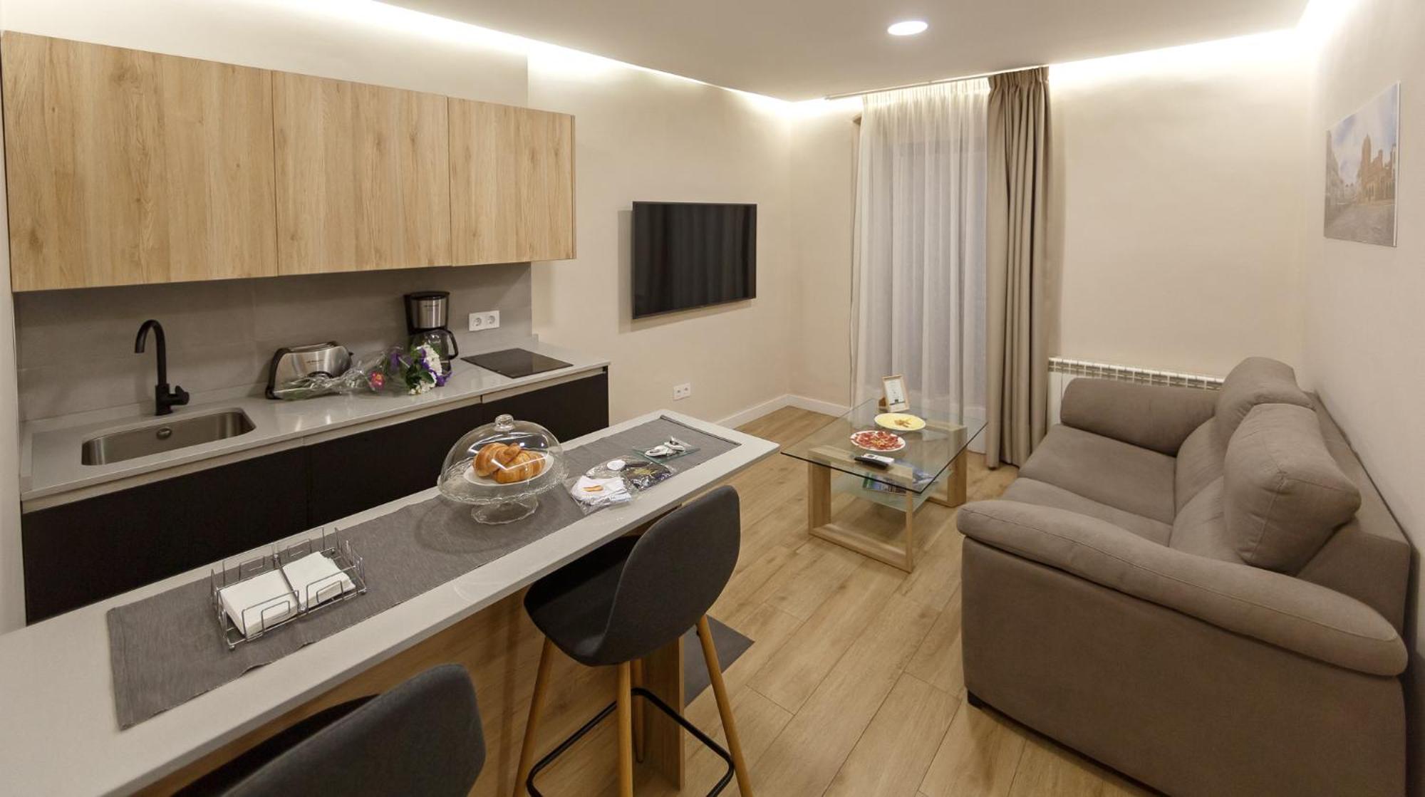 Apartment - Split Level - Photo 9