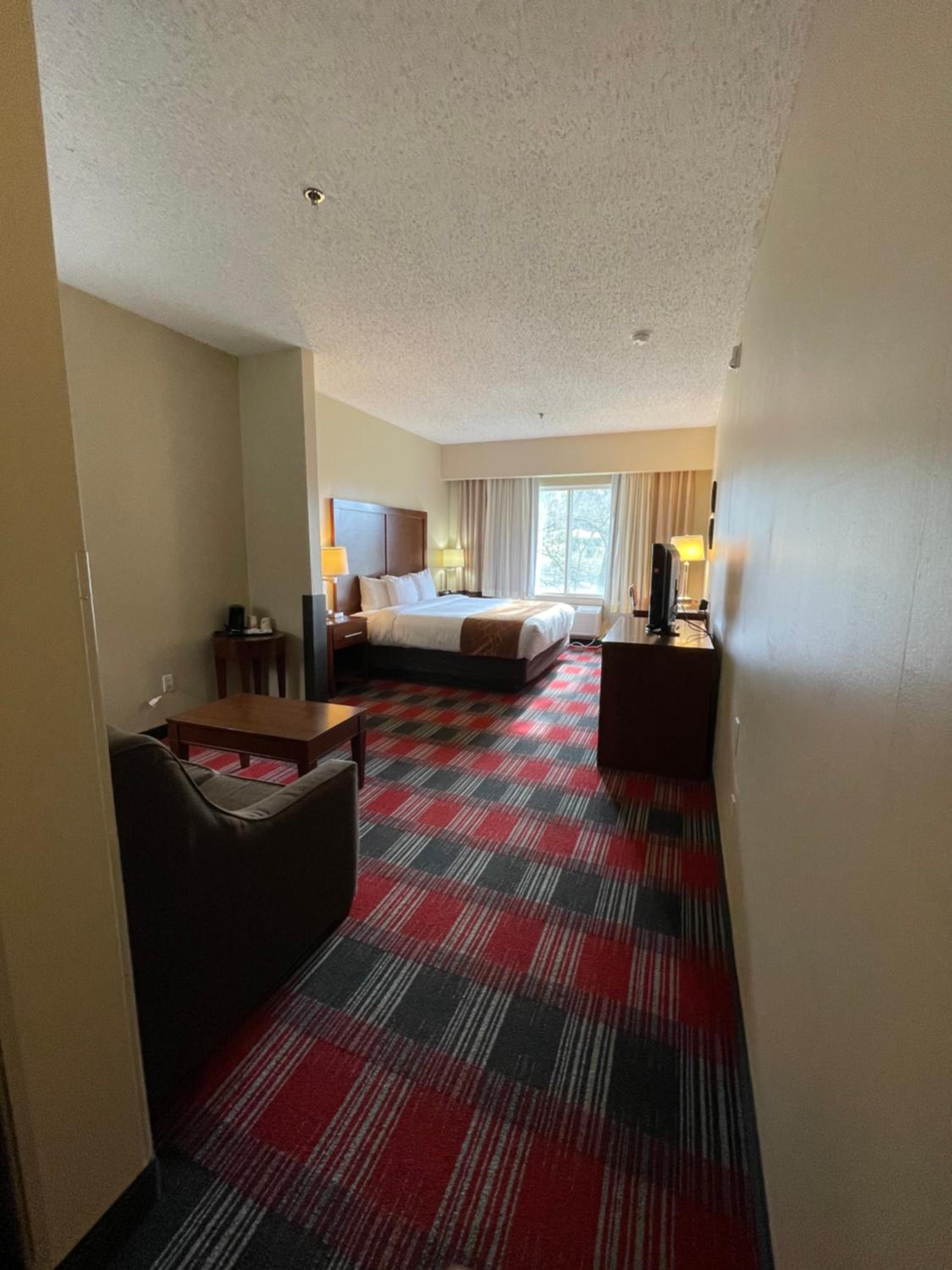 King Suite - Accessible/Non-Smoking - Photo 2