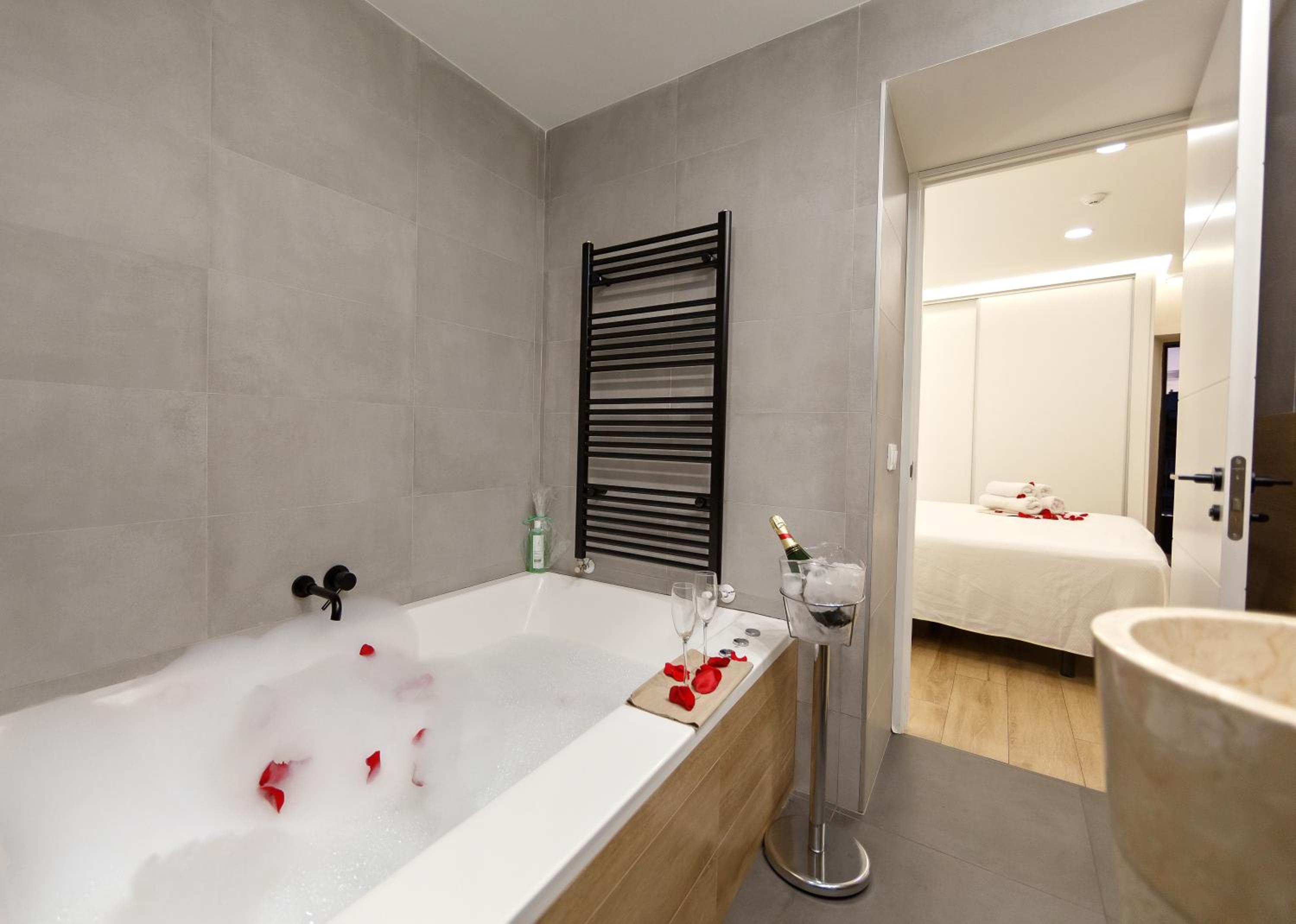 Superior Apartment - Photo 17