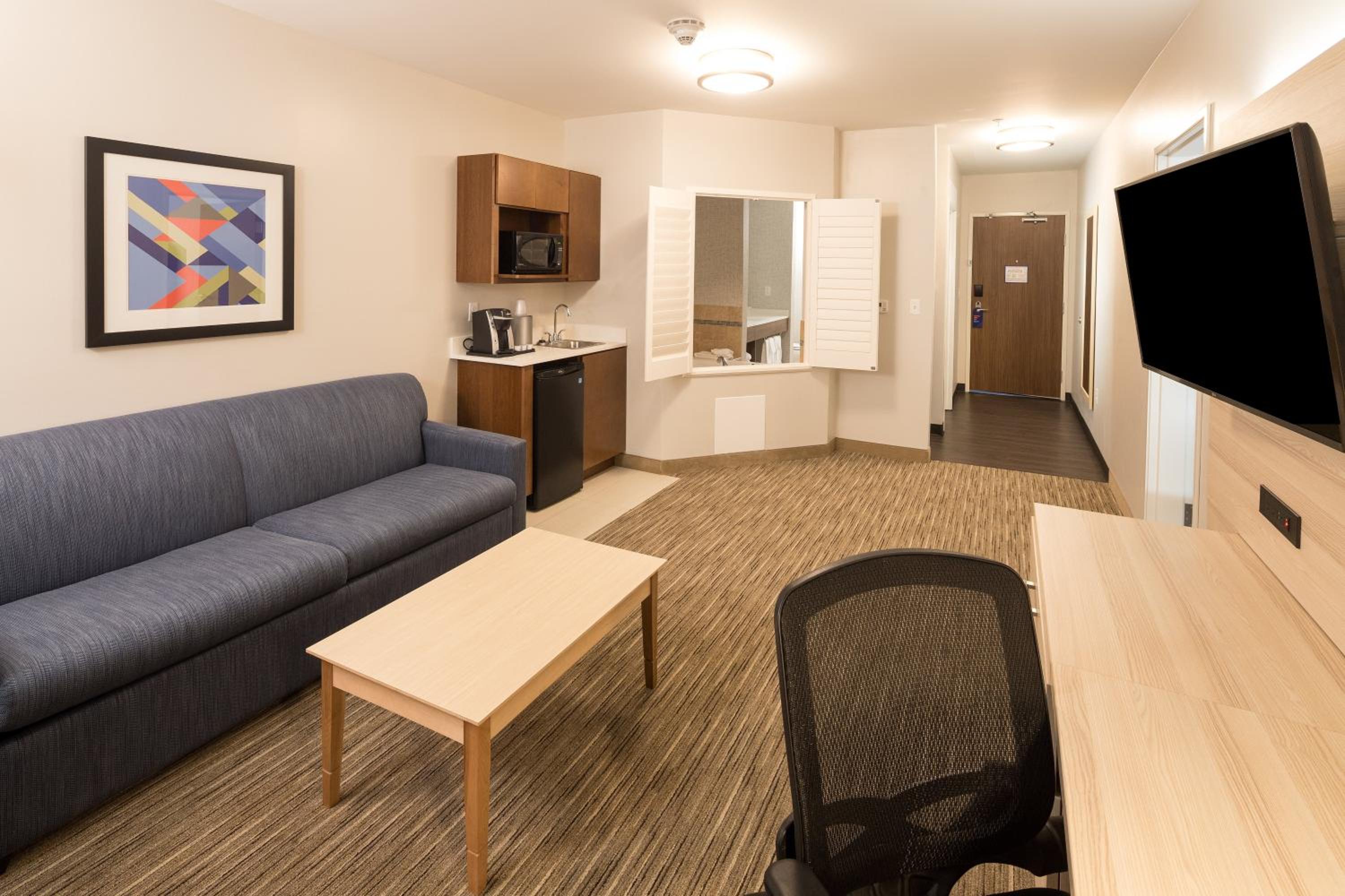 King Suite with Spa Bath - Non-Smoking - Photo 4
