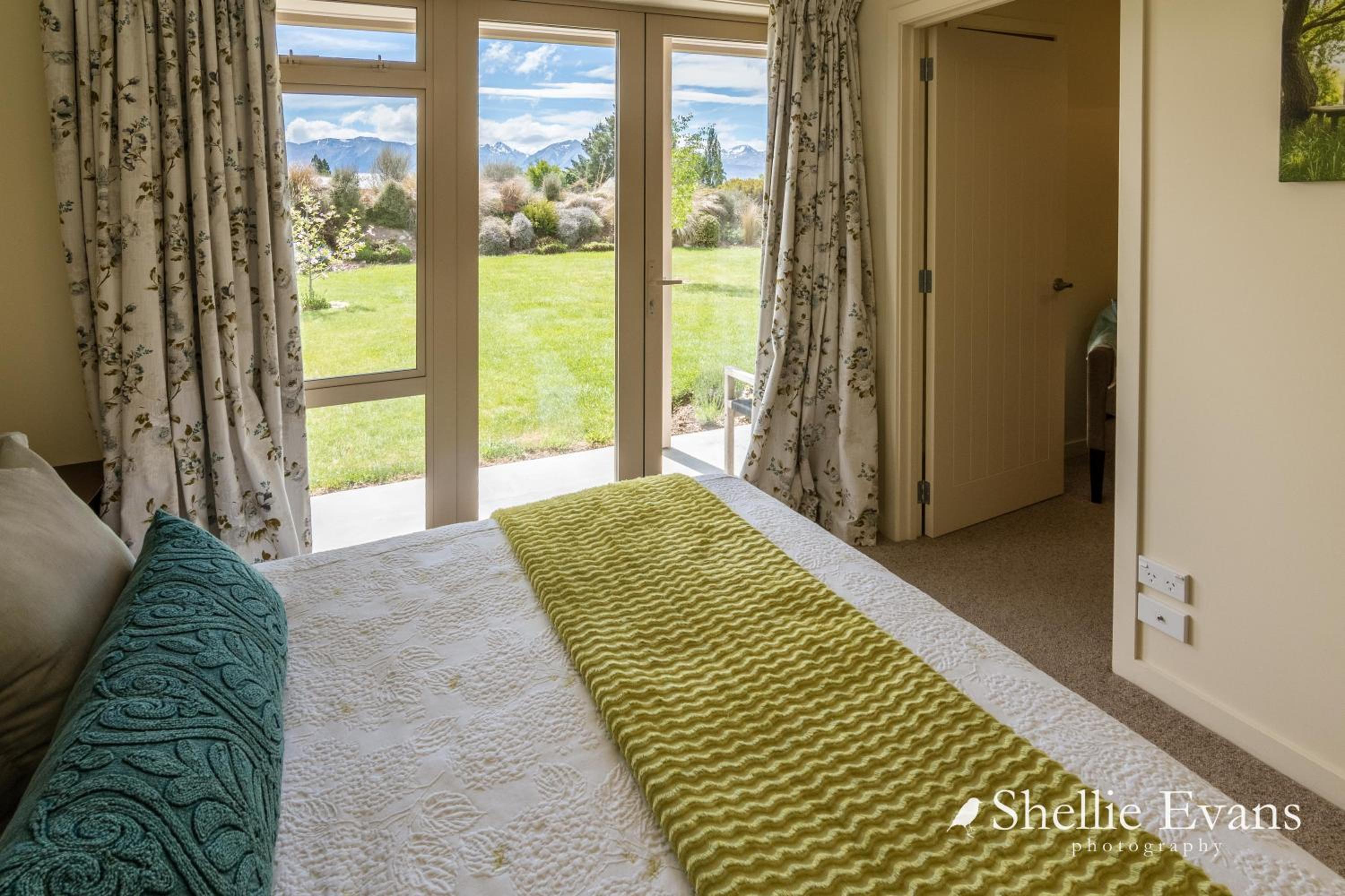 One-Bedroom House - Photo 25