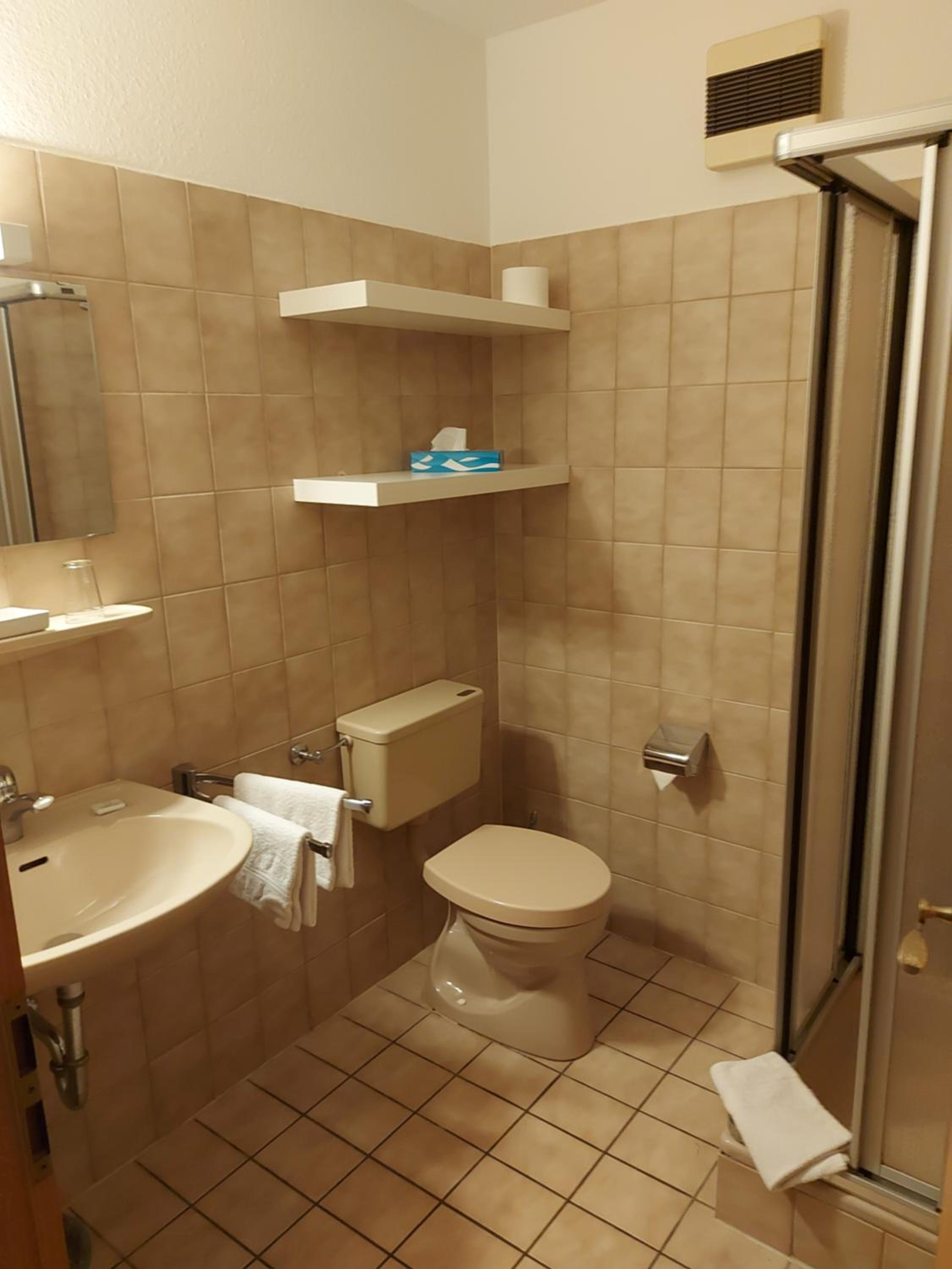 Budget Twin Room photo 2