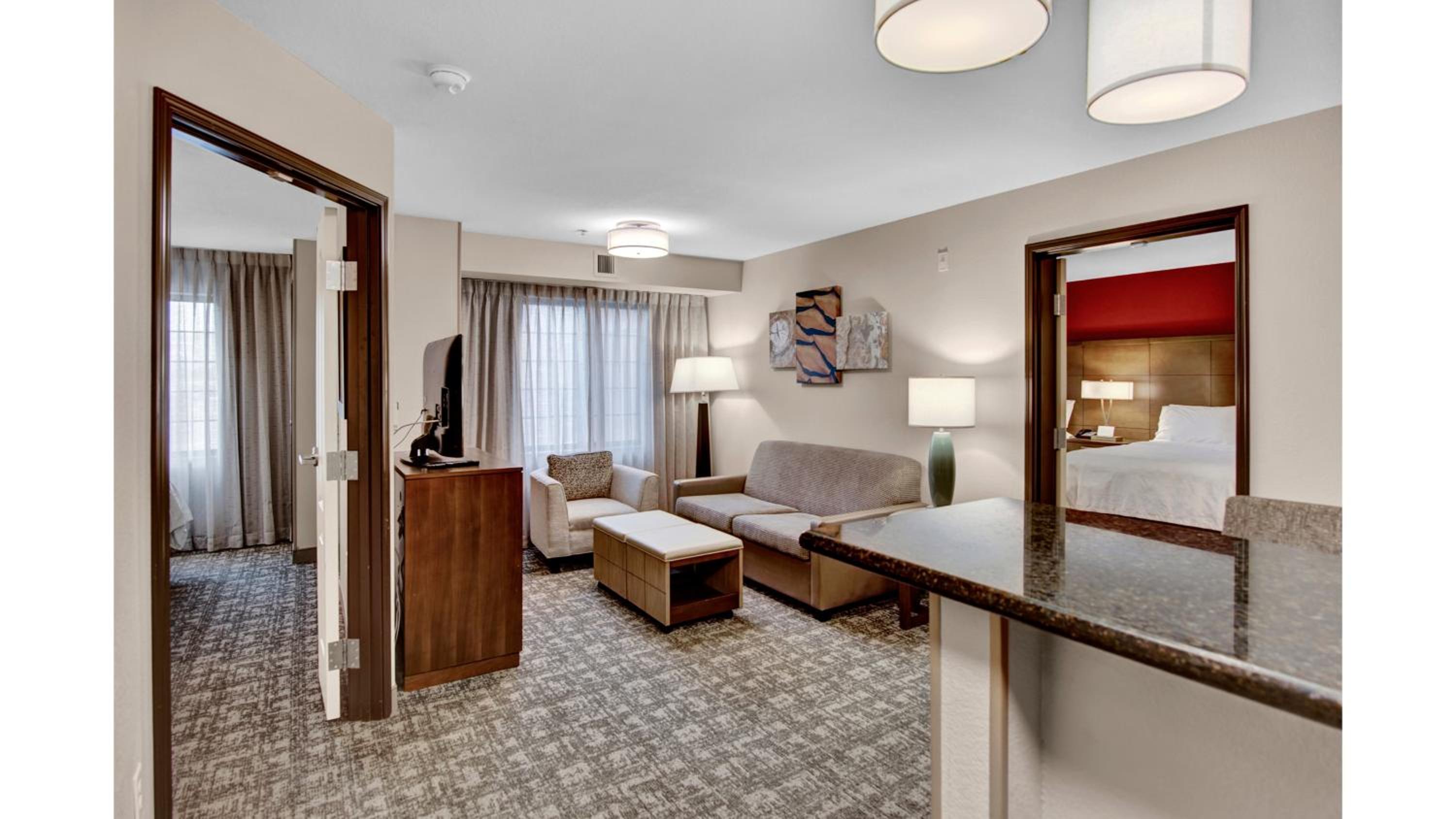 Two-Bedroom Suite - Photo 4