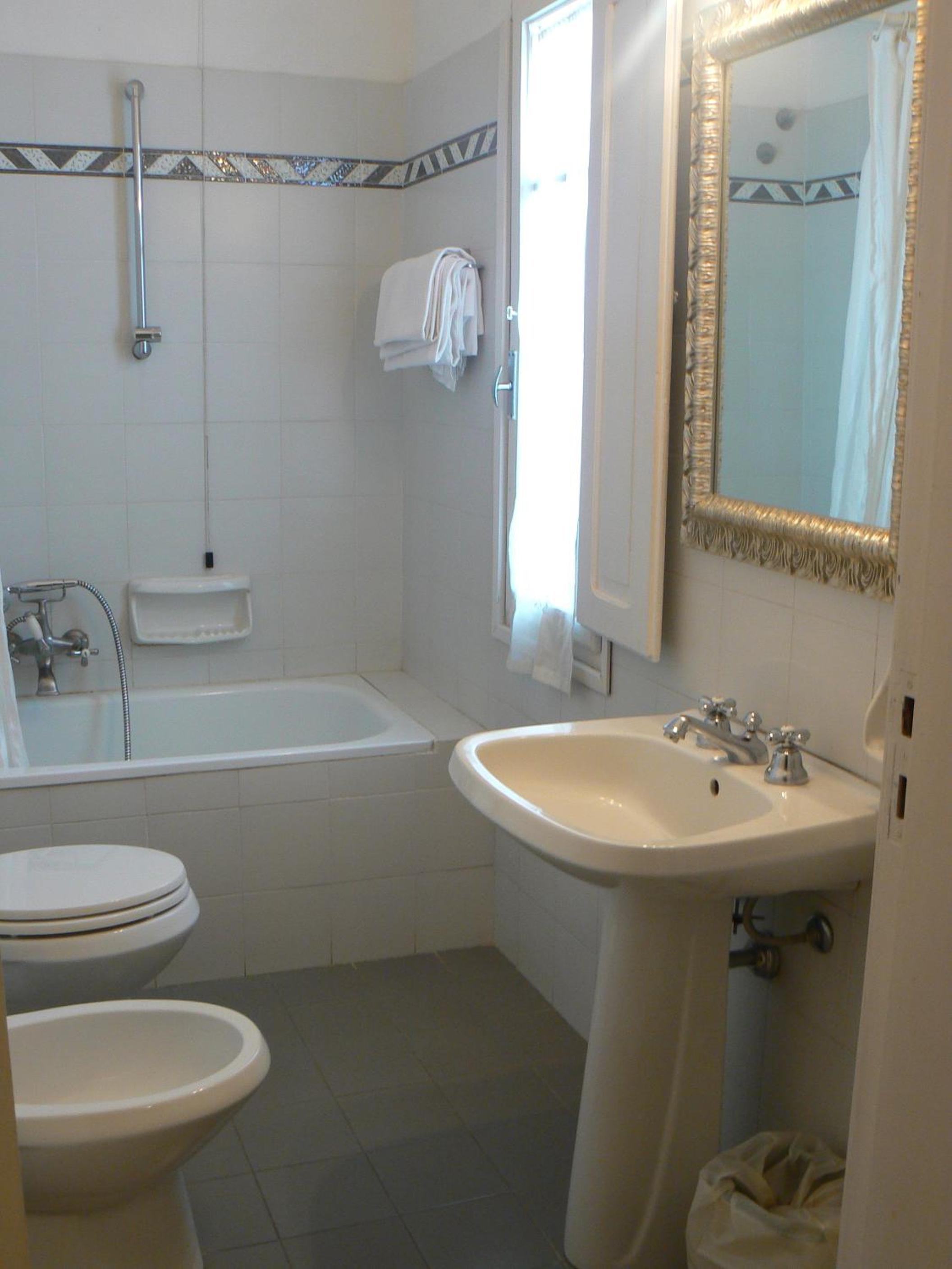 Quadruple Room - Photo 2