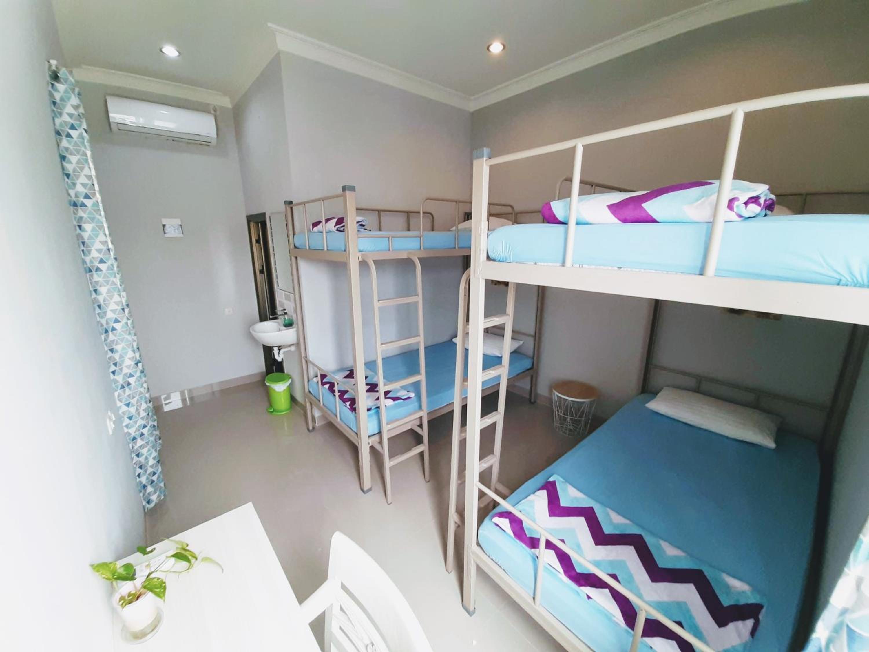 Quadruple Room - Photo 2