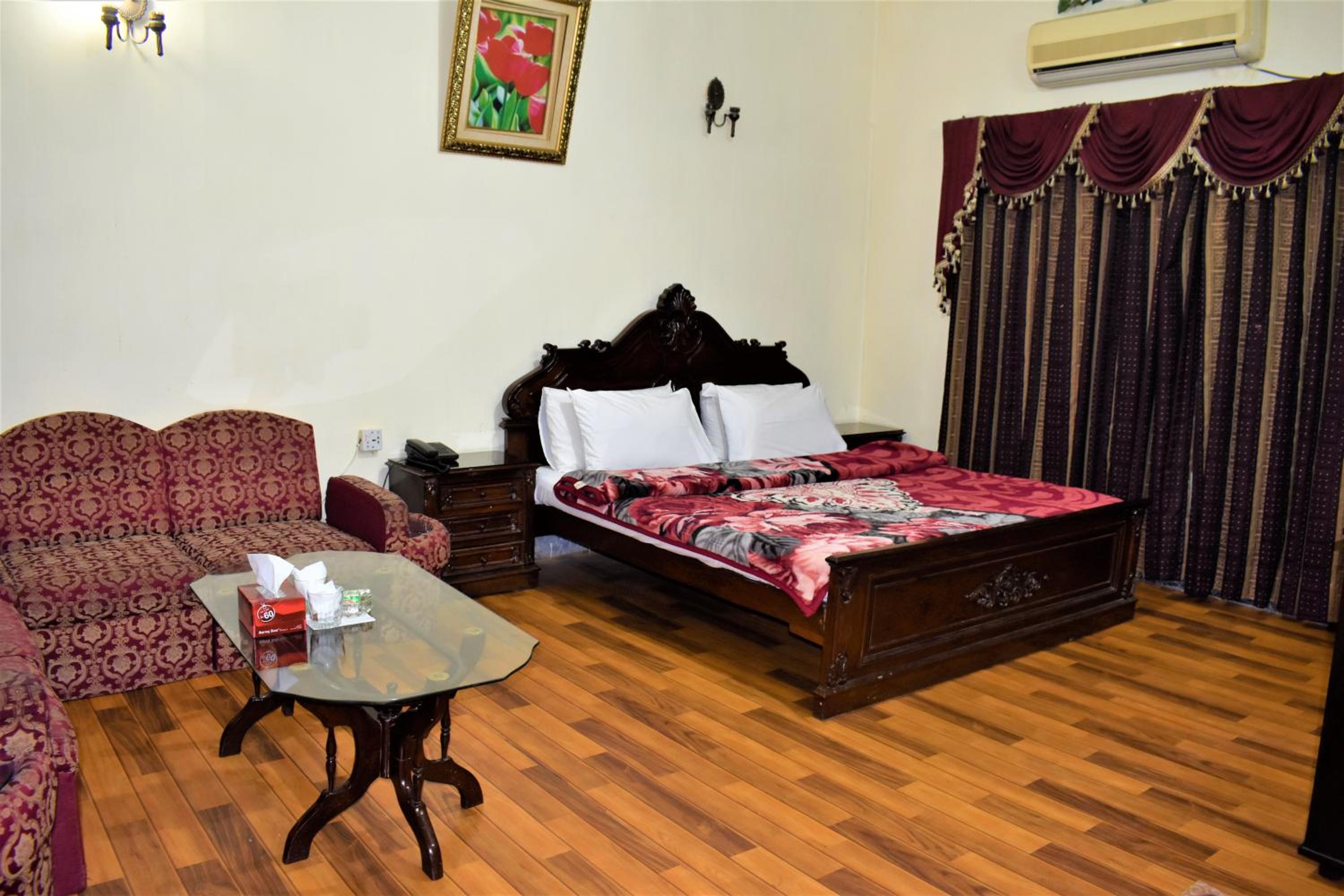 Deluxe Room - Photo 4
