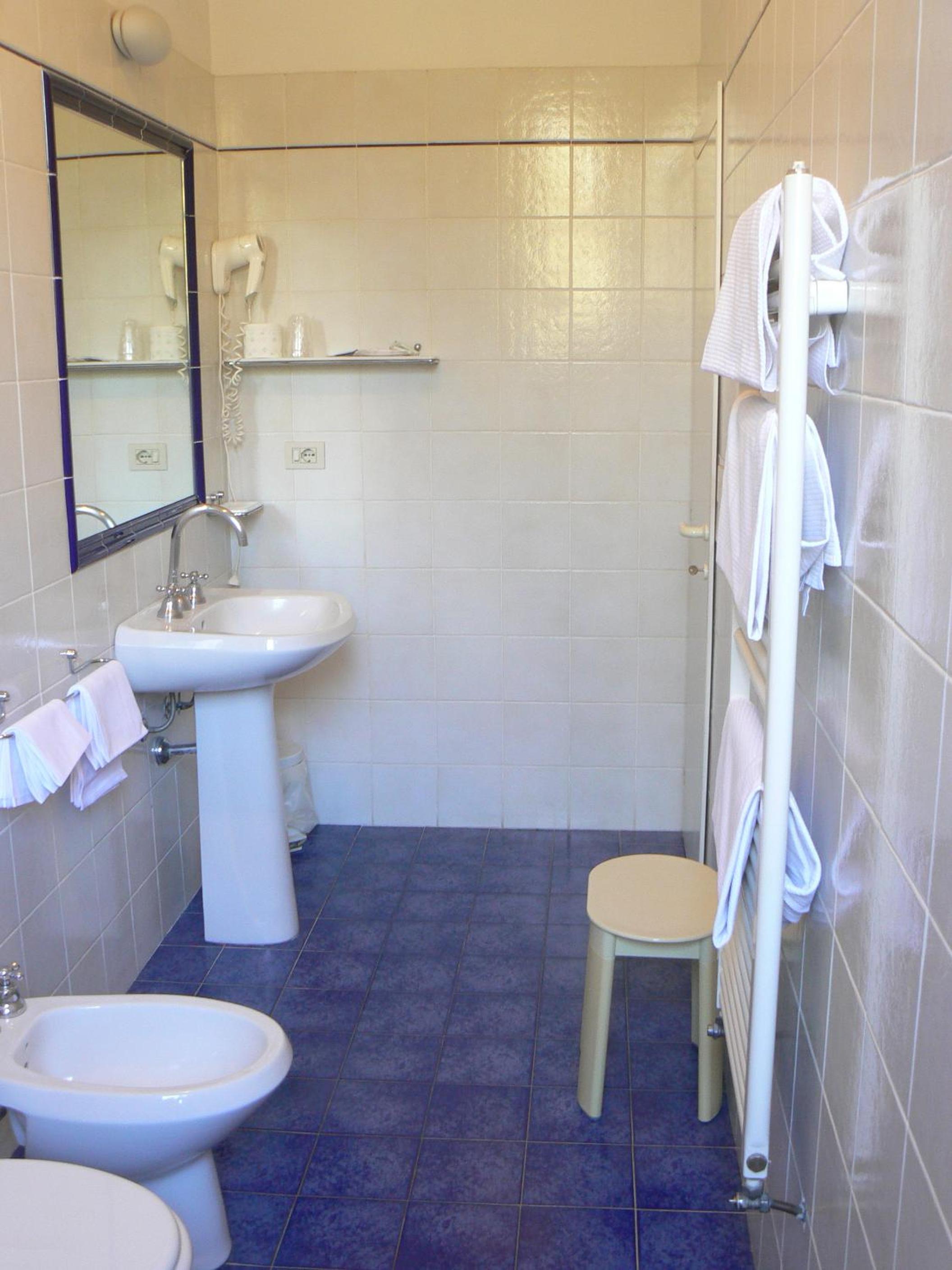 Triple Room - Photo 7