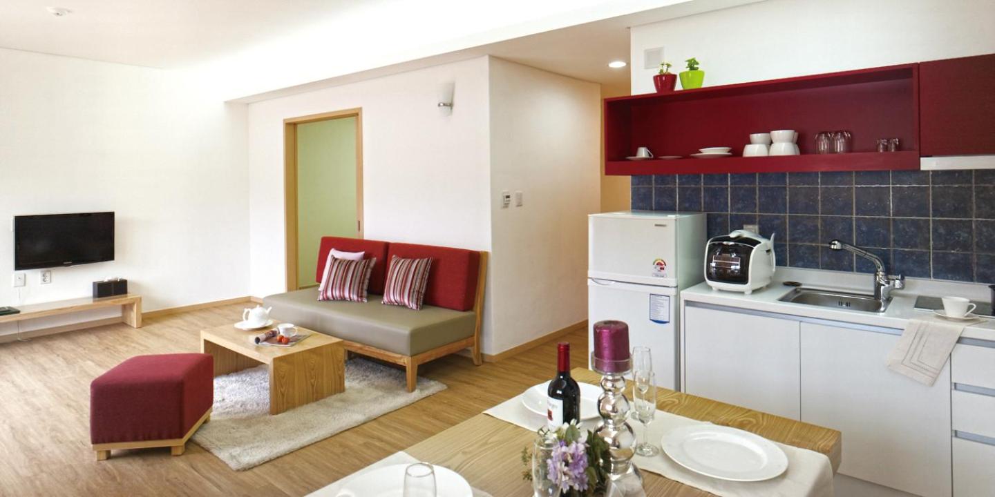 Family Room - Photo 3
