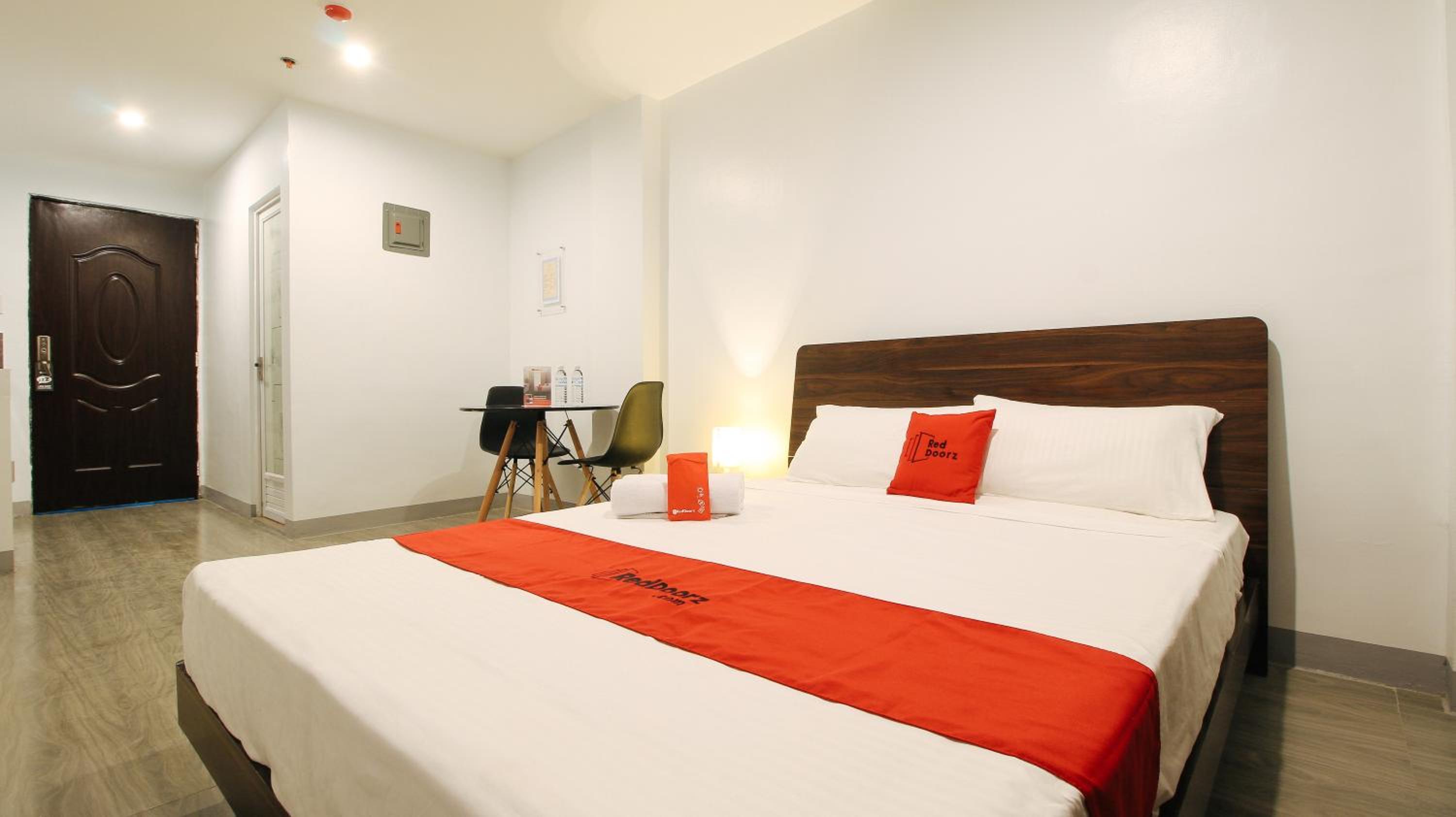 Deluxe Room - Photo 8