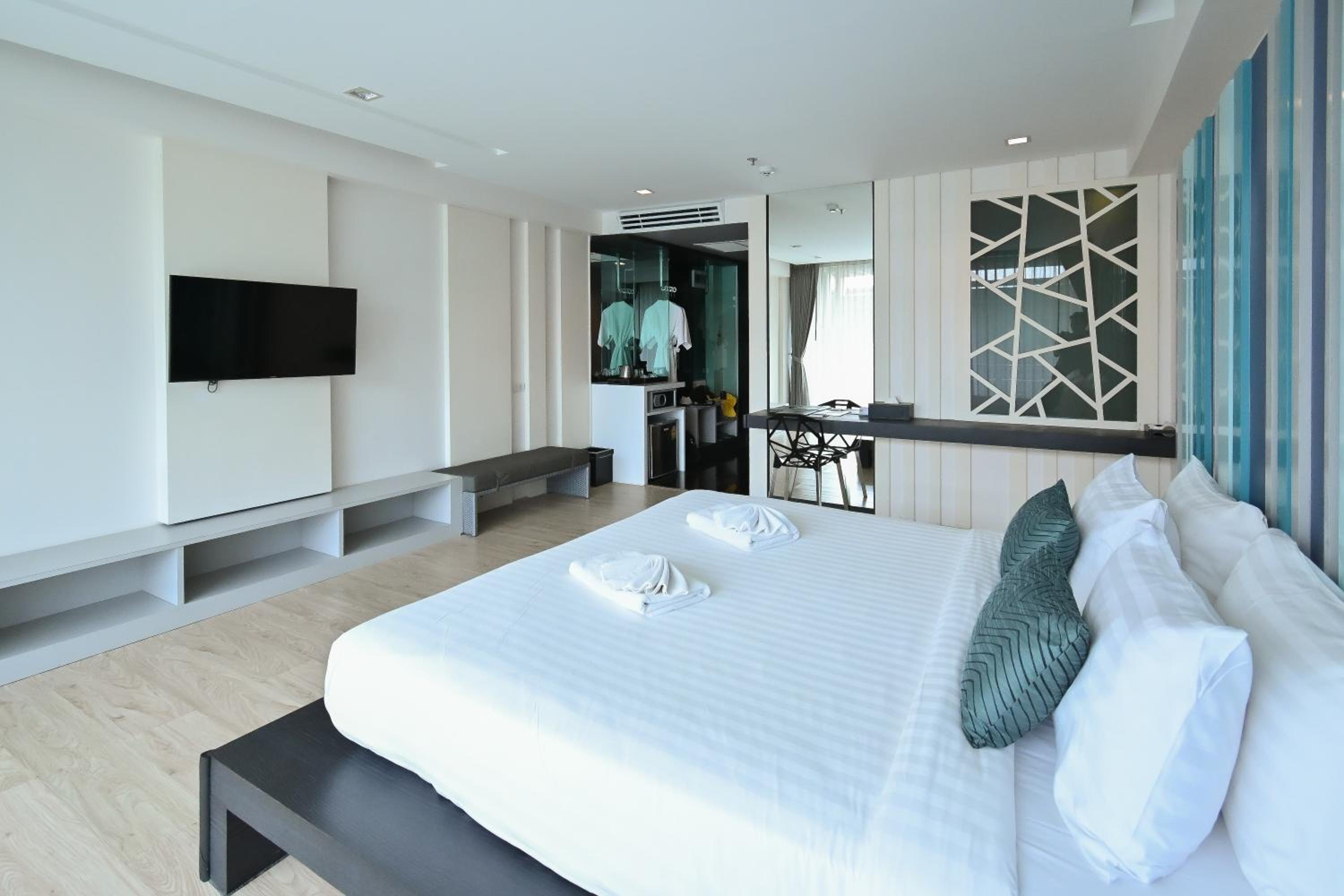 Deluxe Double Room - Photo 1