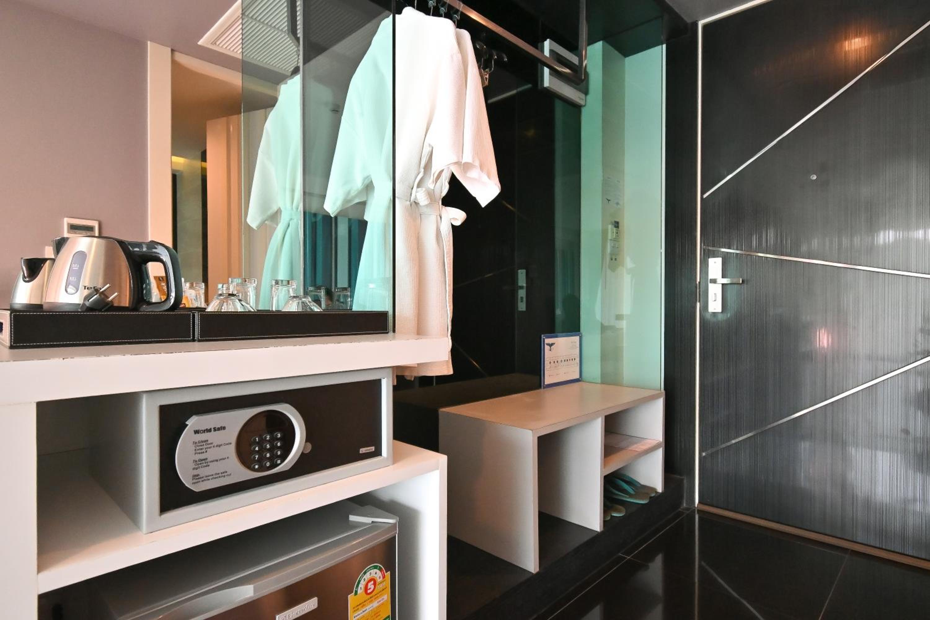 Deluxe Triple Room - Photo 14