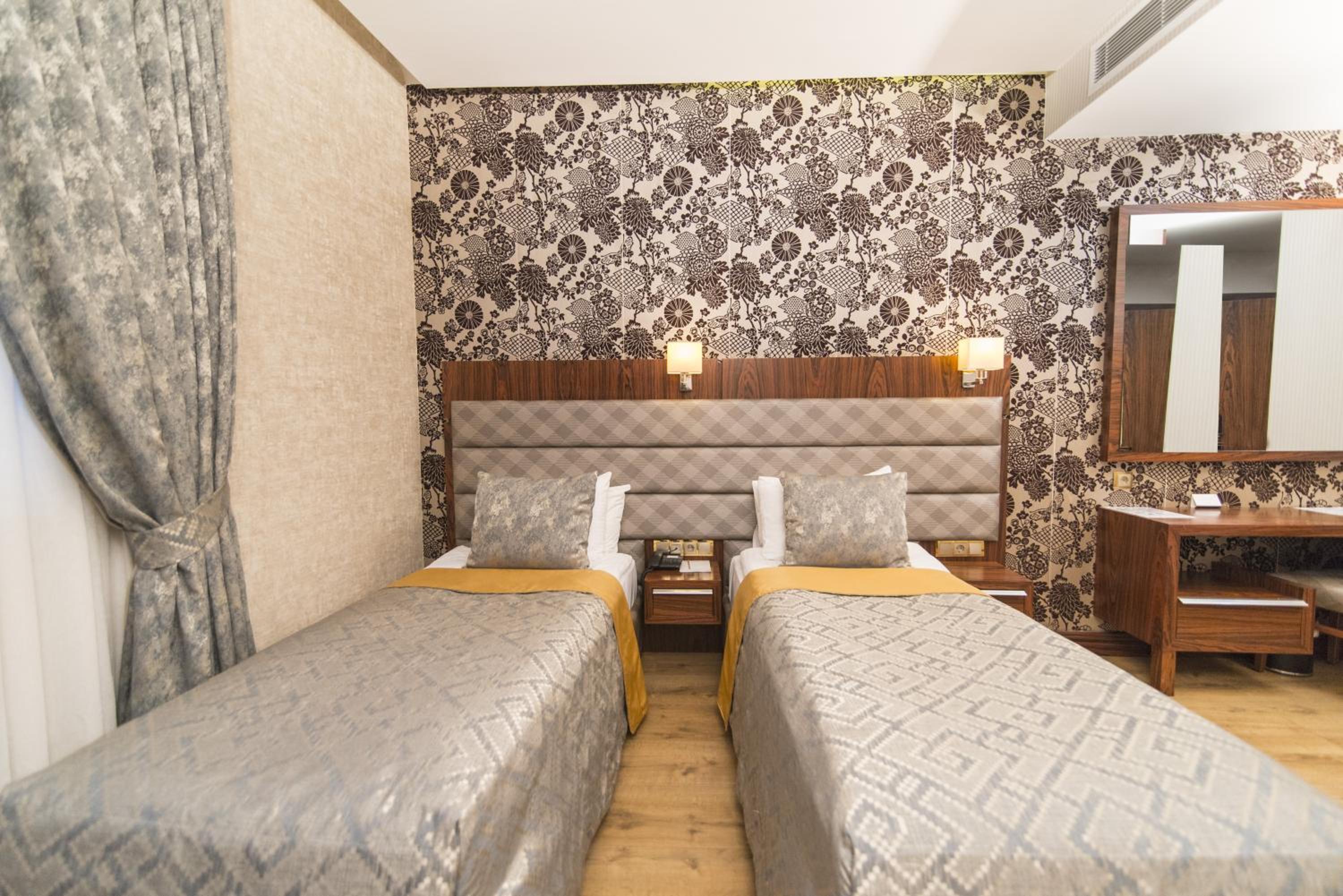 Budget Double Room photo 3