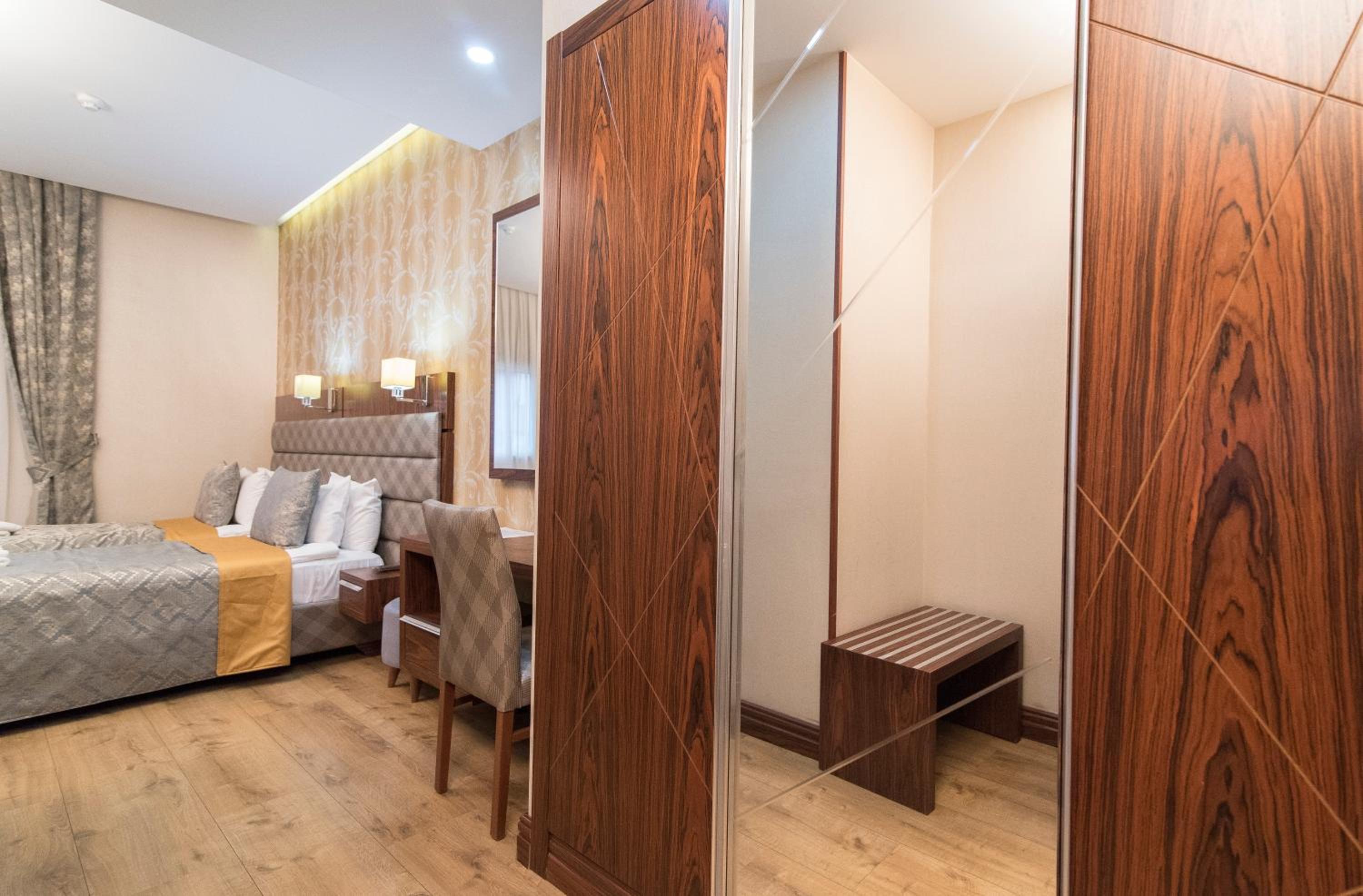 Double or Twin Room photo 3