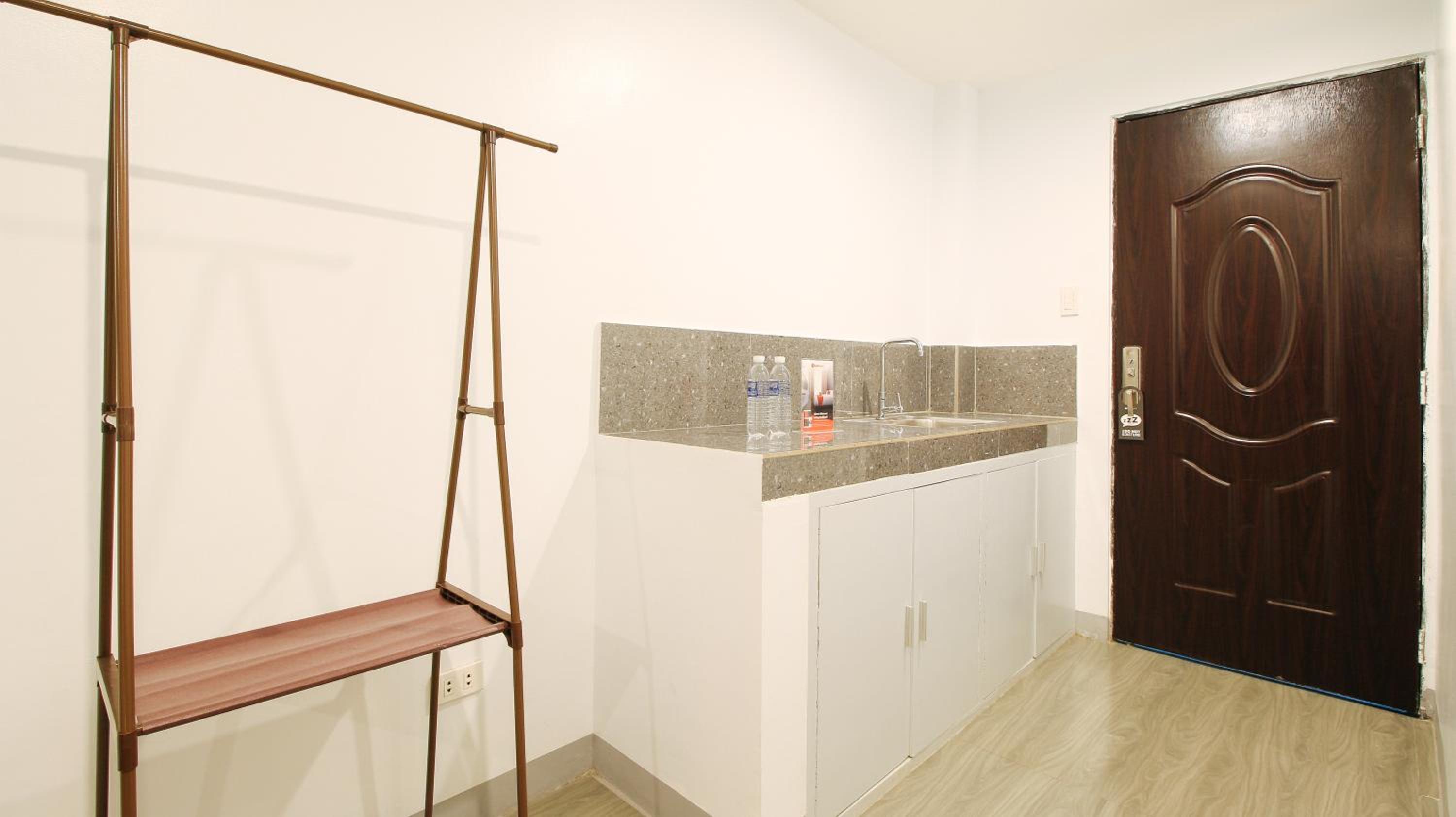 Deluxe Room - Photo 2