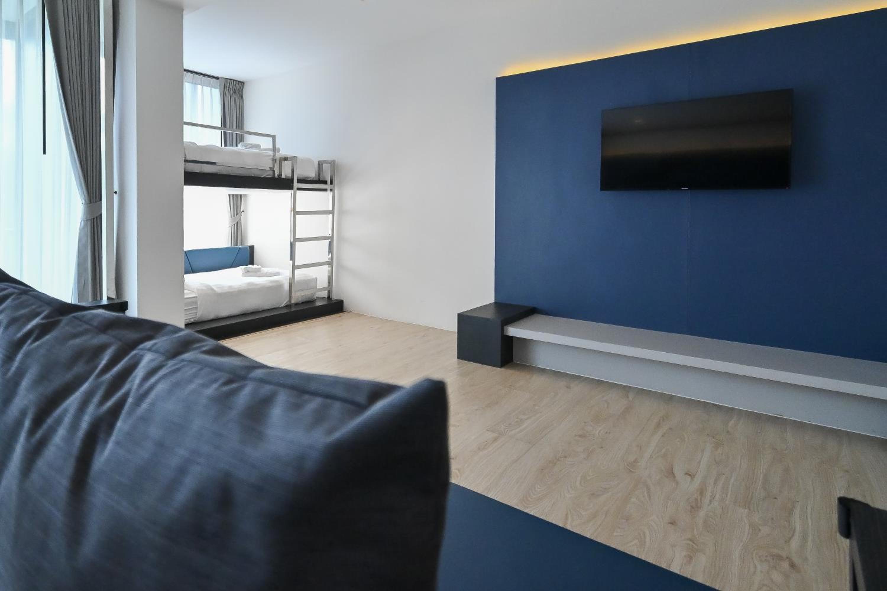Family Room - Photo 6