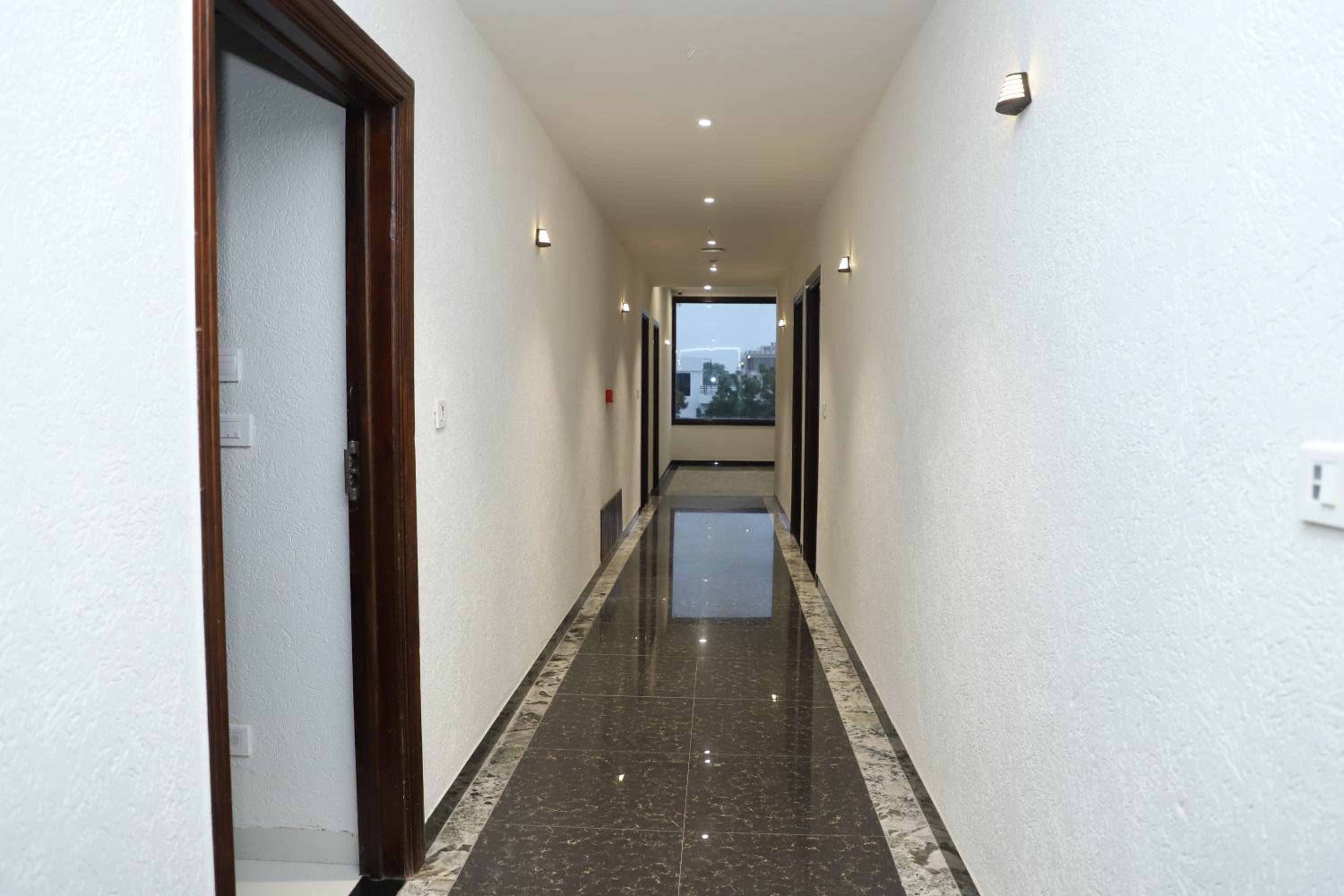 Deluxe Room - Photo 6