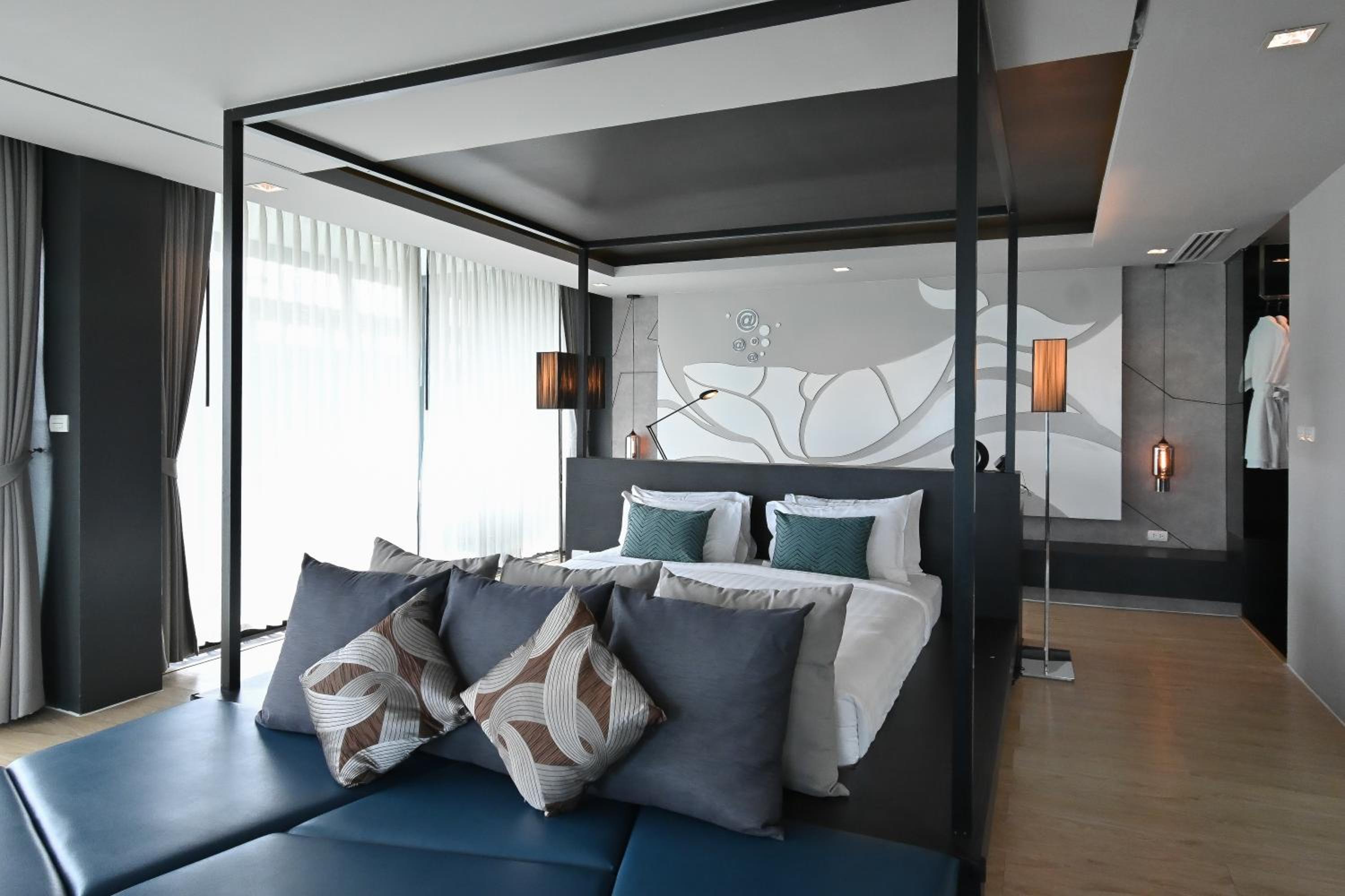 Suite with Sea View - Photo 11