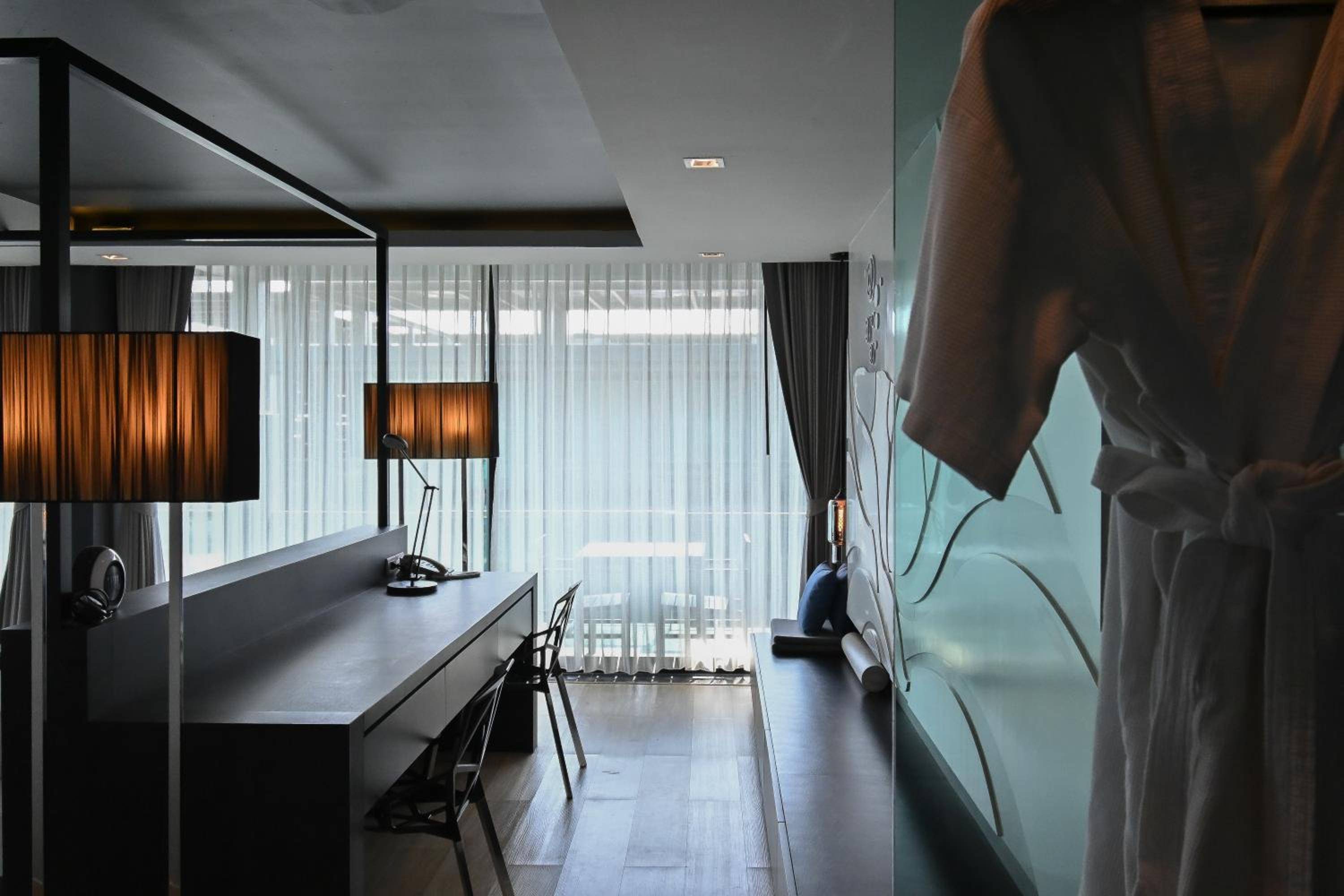 Suite with Sea View - Photo 8