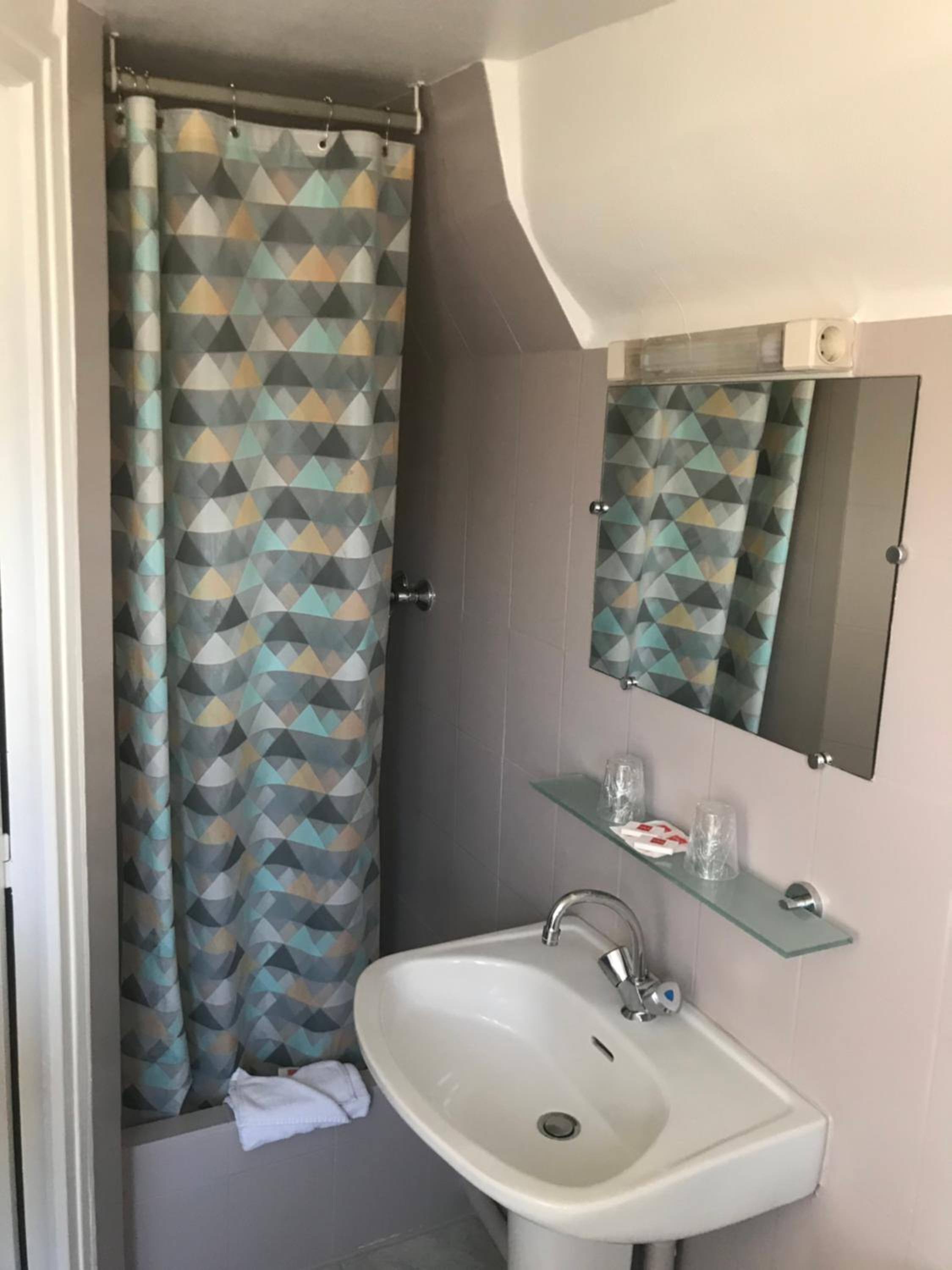 Double Room - Photo 8