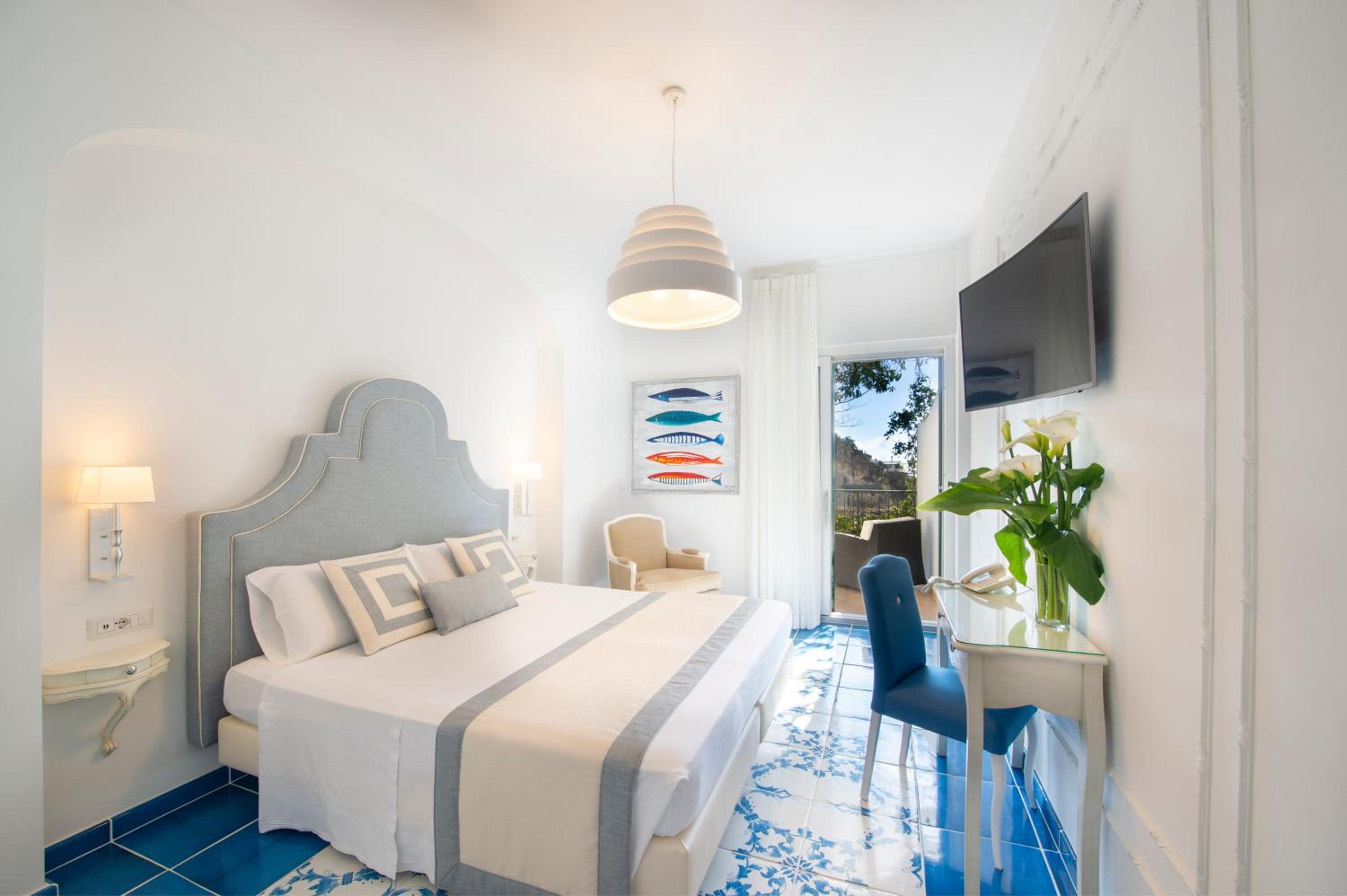 Deluxe Triple Room with Sea View - Photo 24