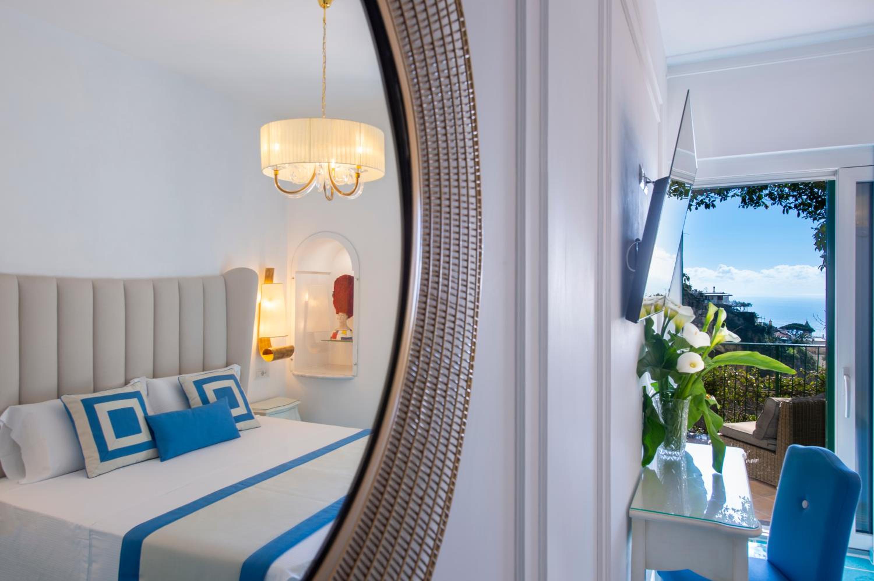 Deluxe Double Room with Sea View - Photo 1