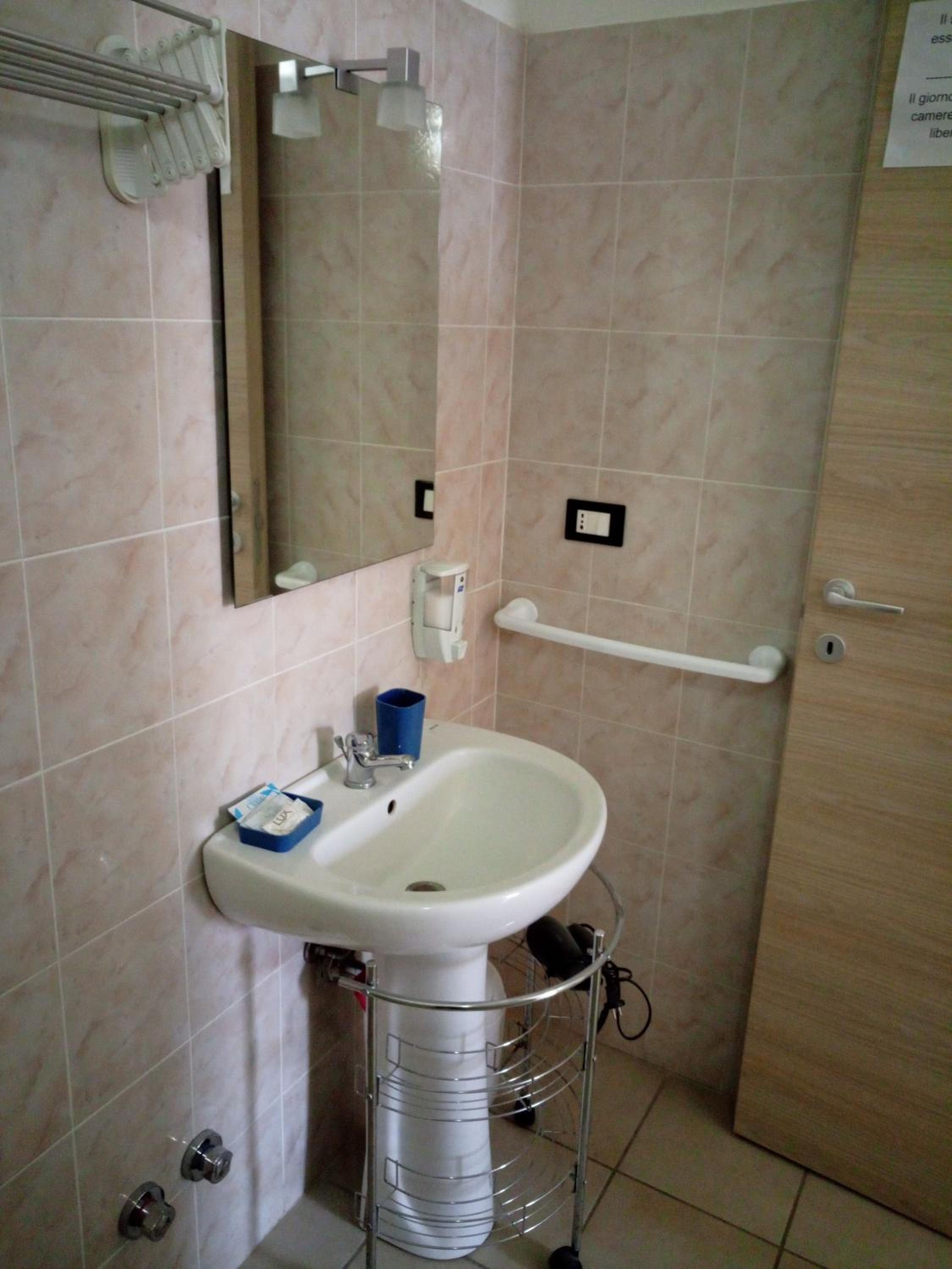Family Room with Private Bathroom photo 2