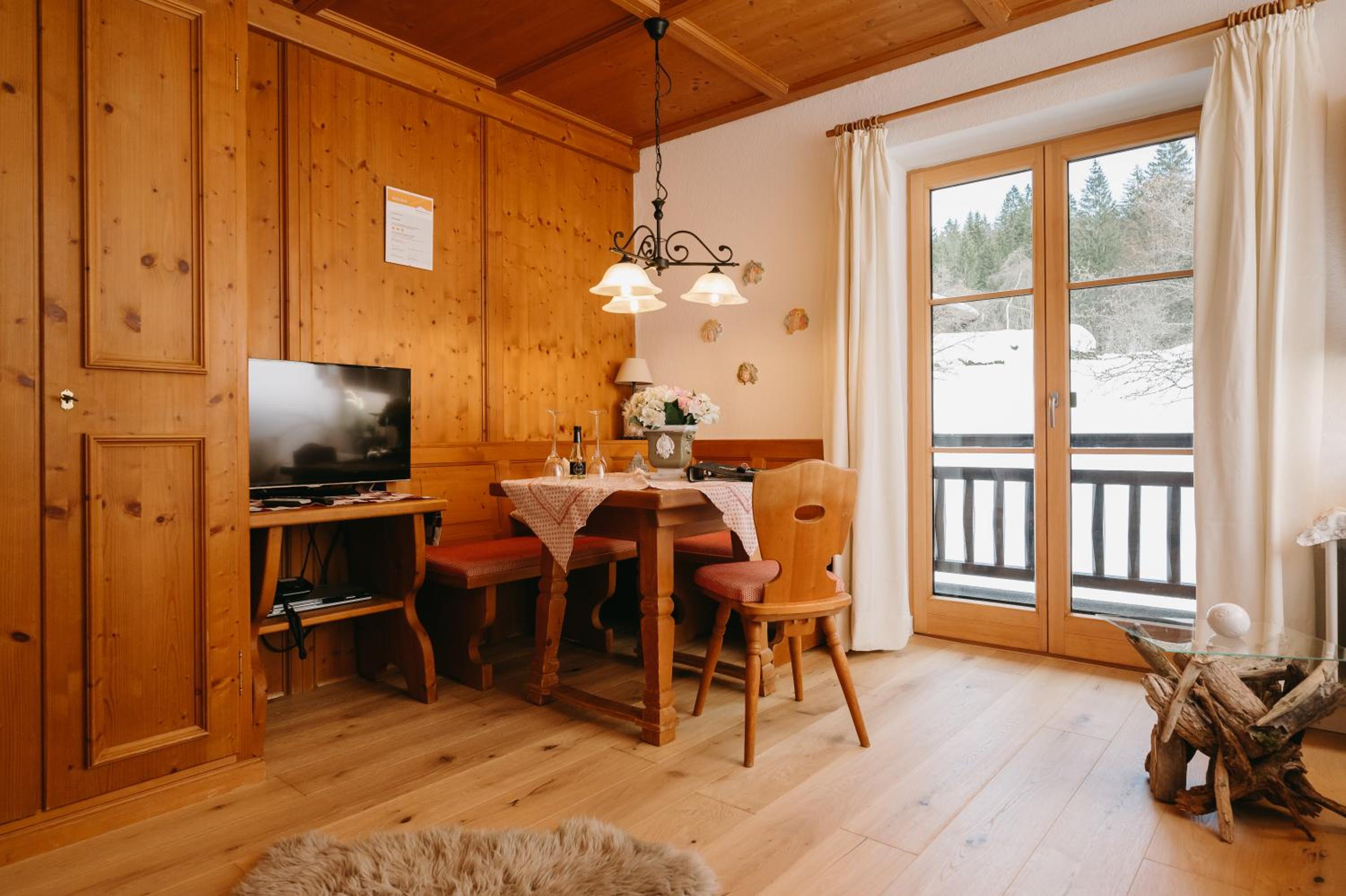 Superior One-Bedroom Apartment with Garden View photo 3