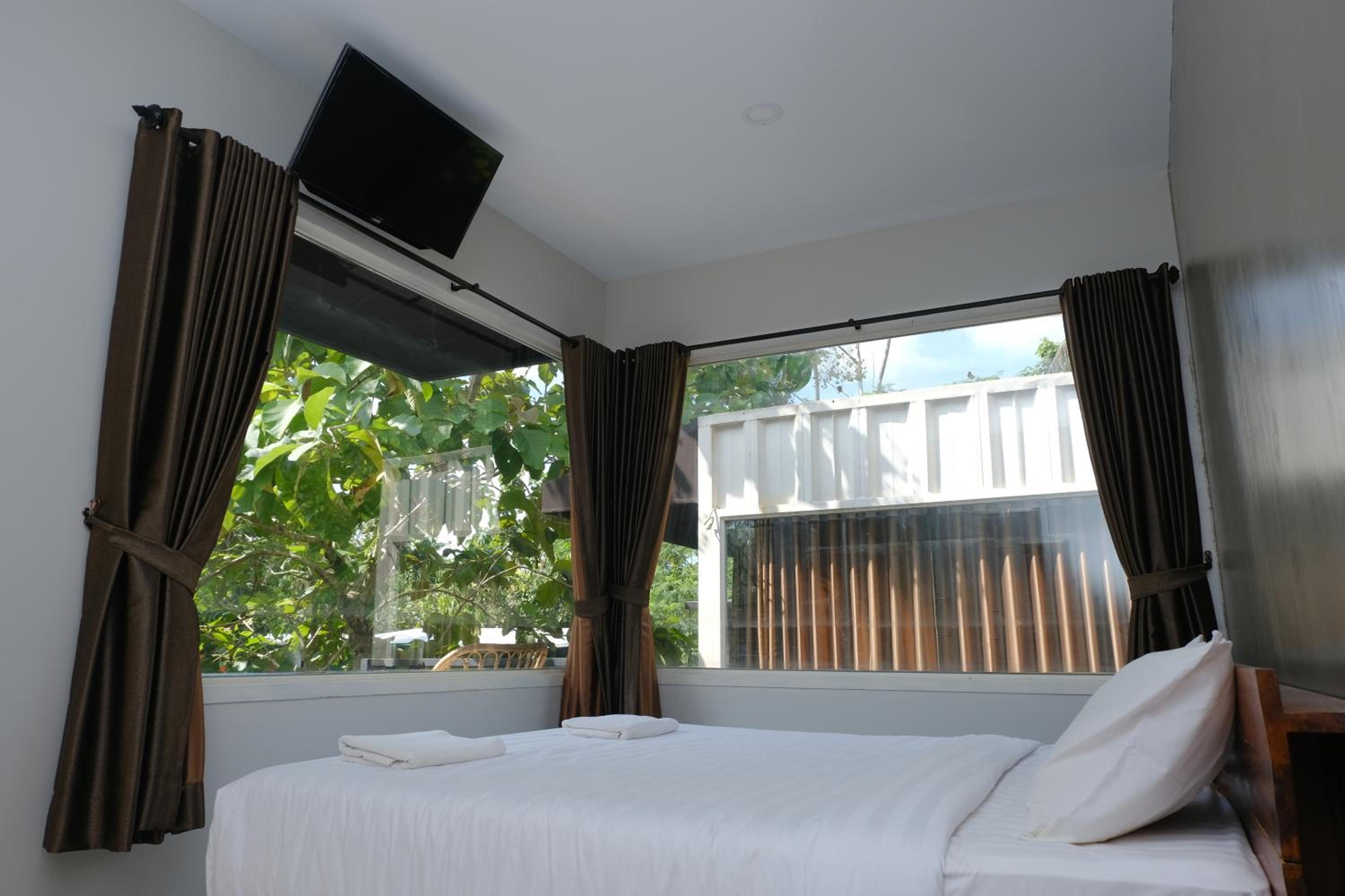 Deluxe Double Room with Balcony photo 1