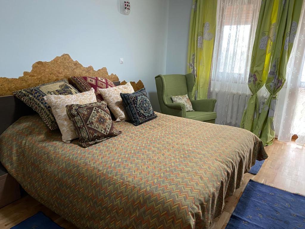 Two-Bedroom Apartment - Photo 2