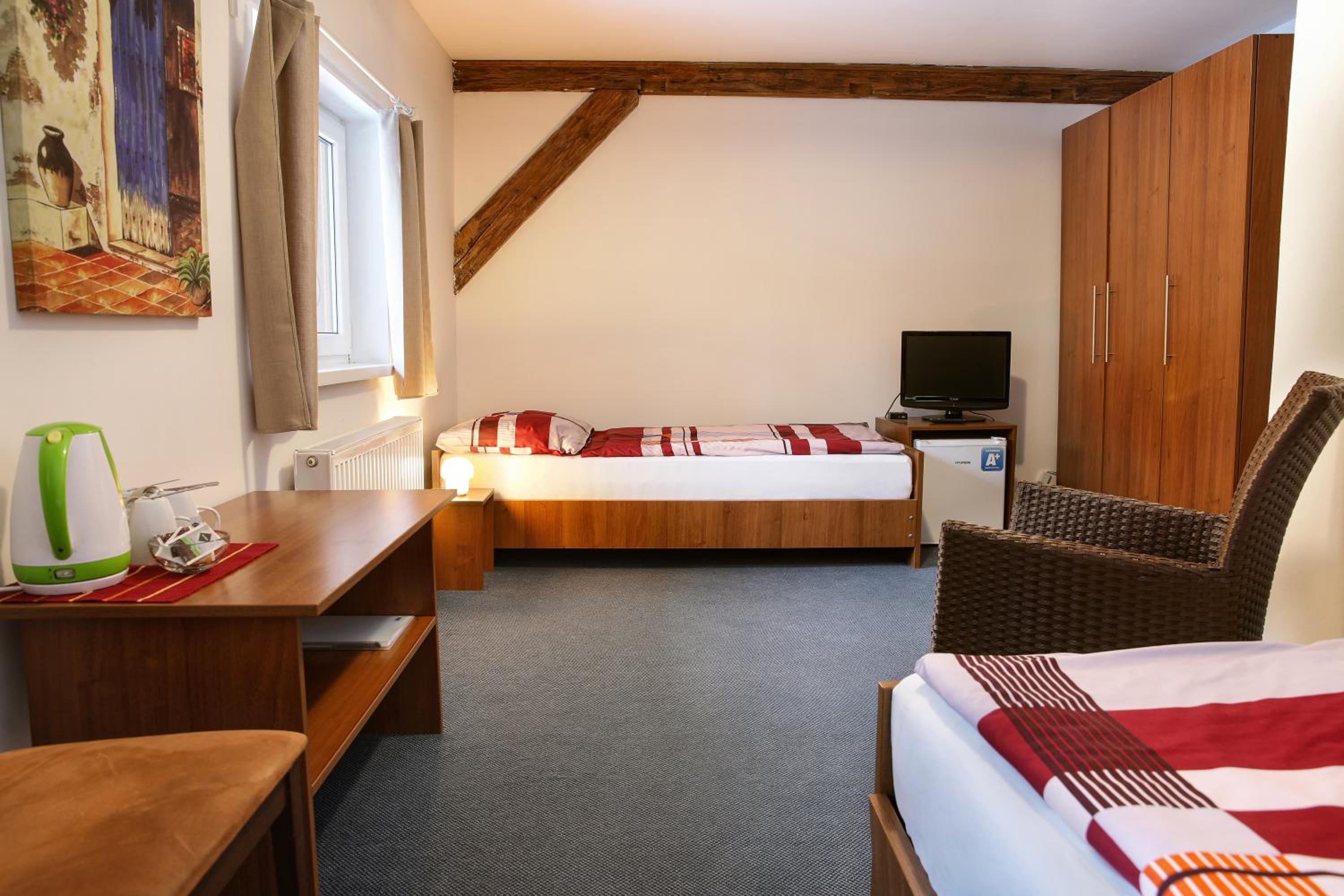 Quadruple Room With Bathroom photo 2
