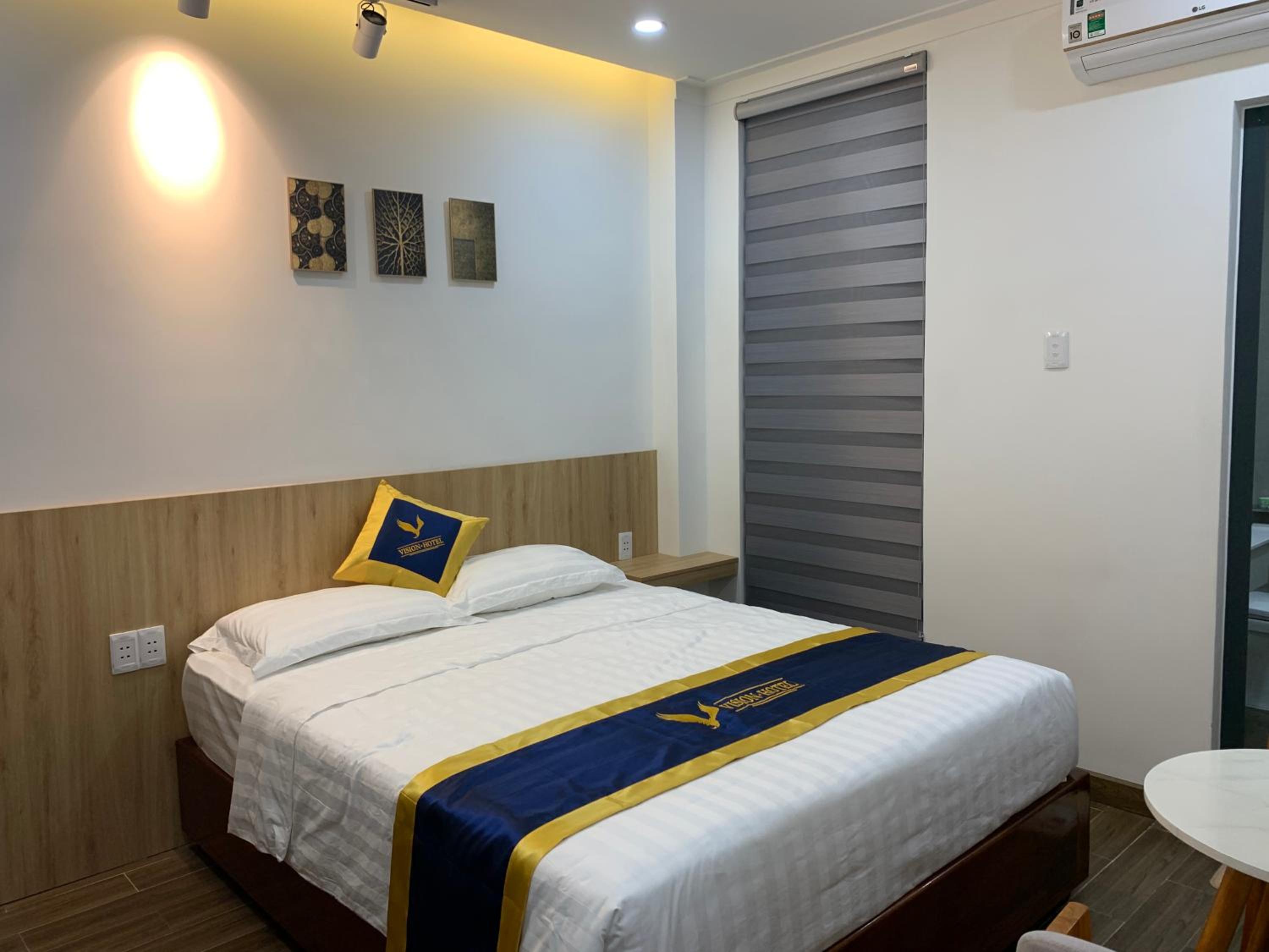Deluxe Room (2 Adults + 1 Child) - Photo 15
