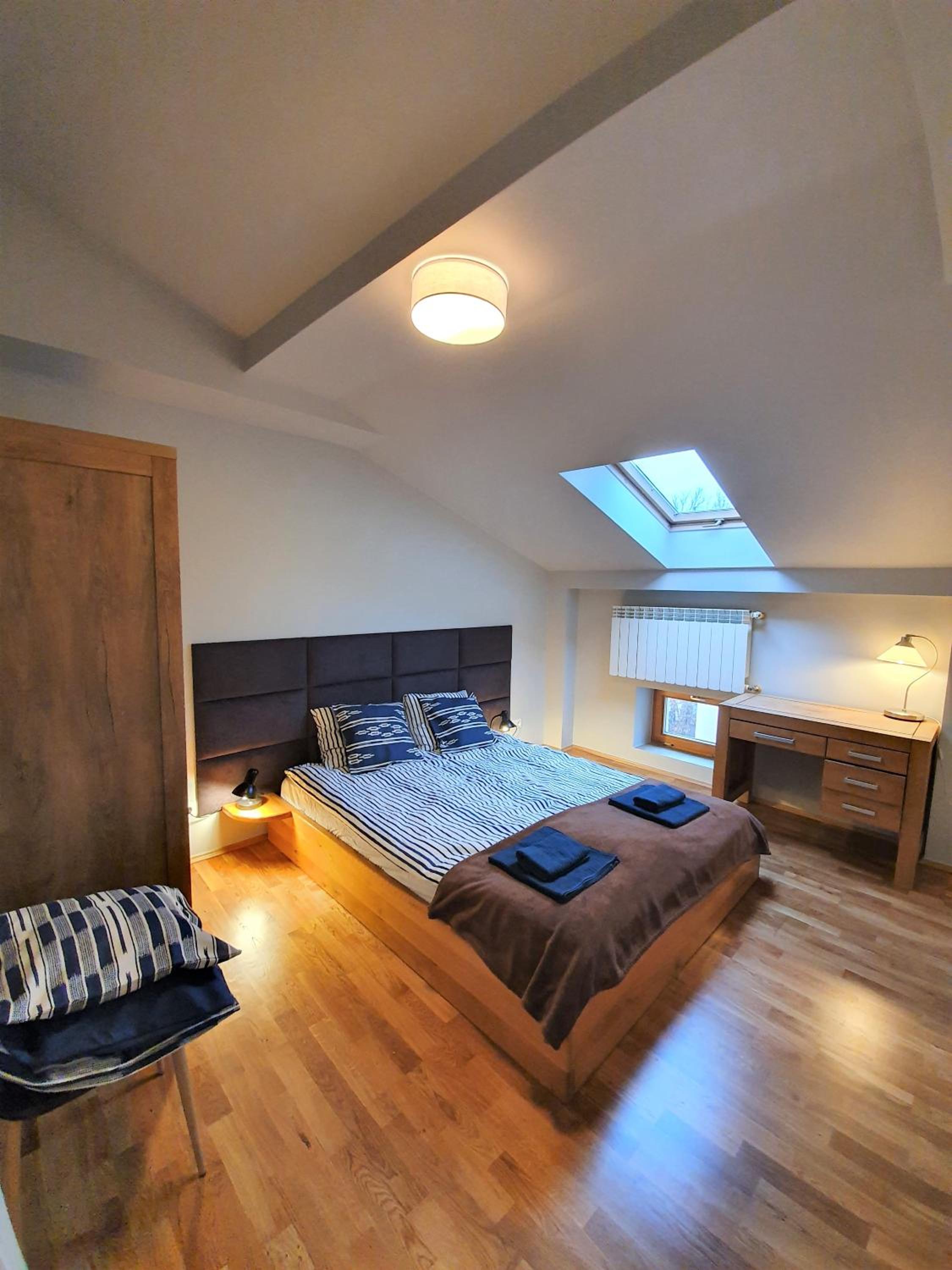 Two-Bedroom Apartment (6 Adults)