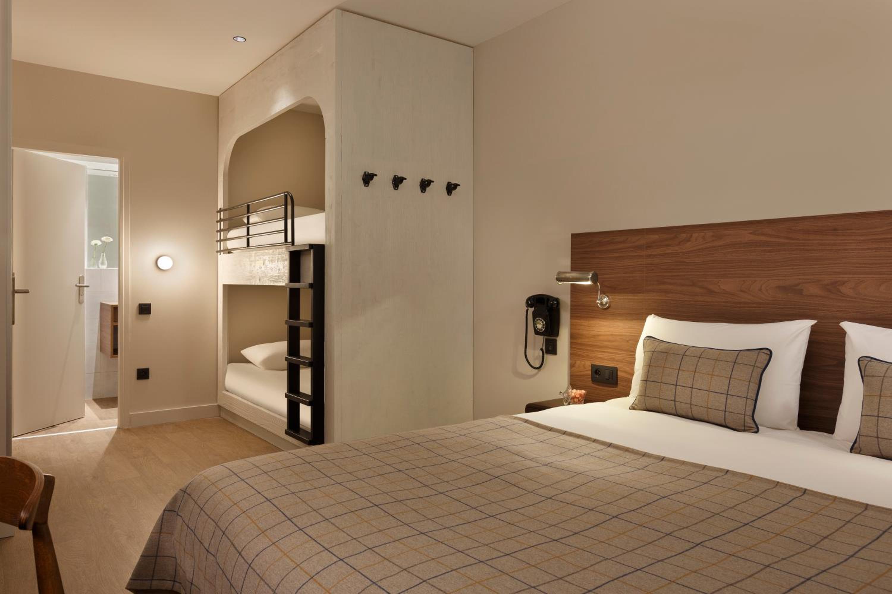 Quadruple Room - Photo 1